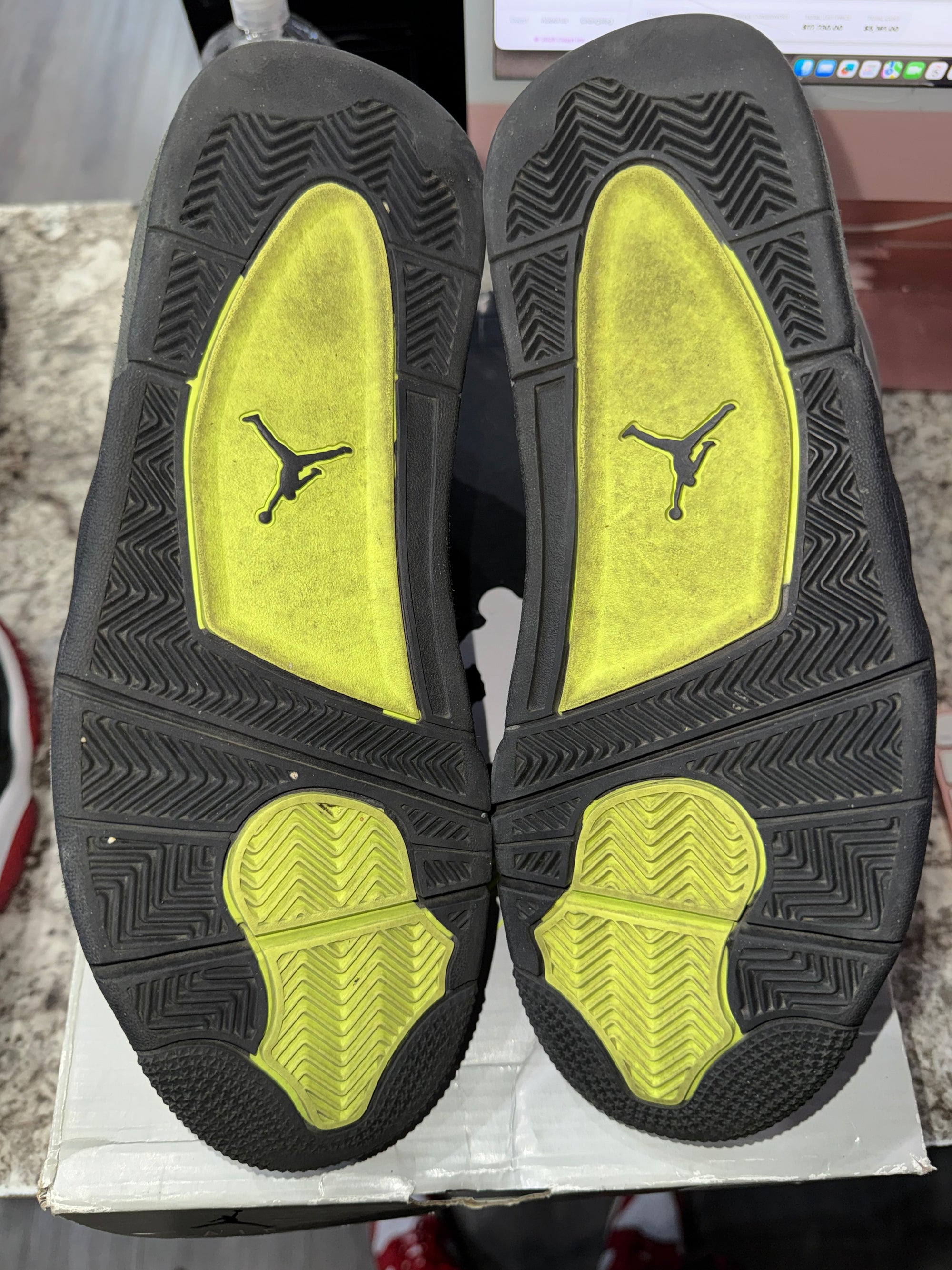 Jordan 4 Retro SE 95 Neon (DAMAGED BOX)