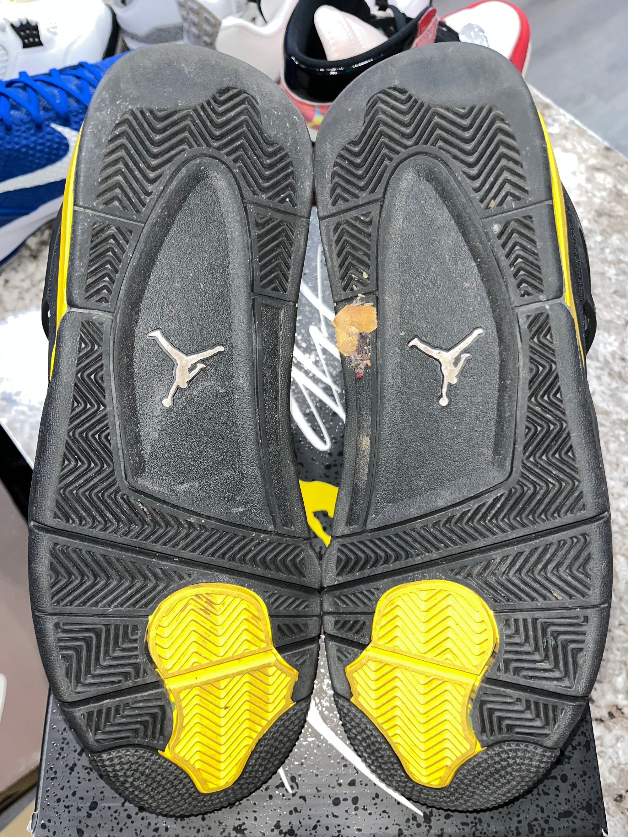 Jordan 4 Retro Thunder (2023)
