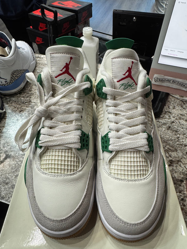 Jordan 4 Retro SB Pine Green