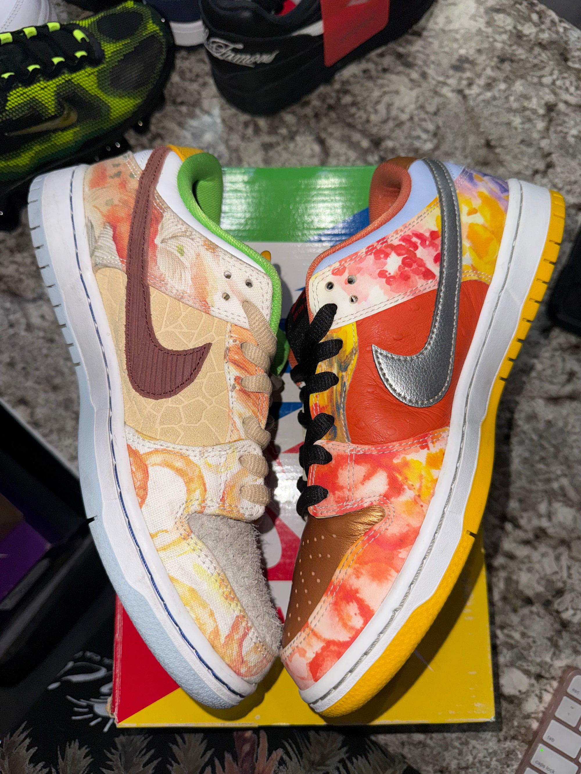 Nike SB Dunk Low Street Hawker (2021)