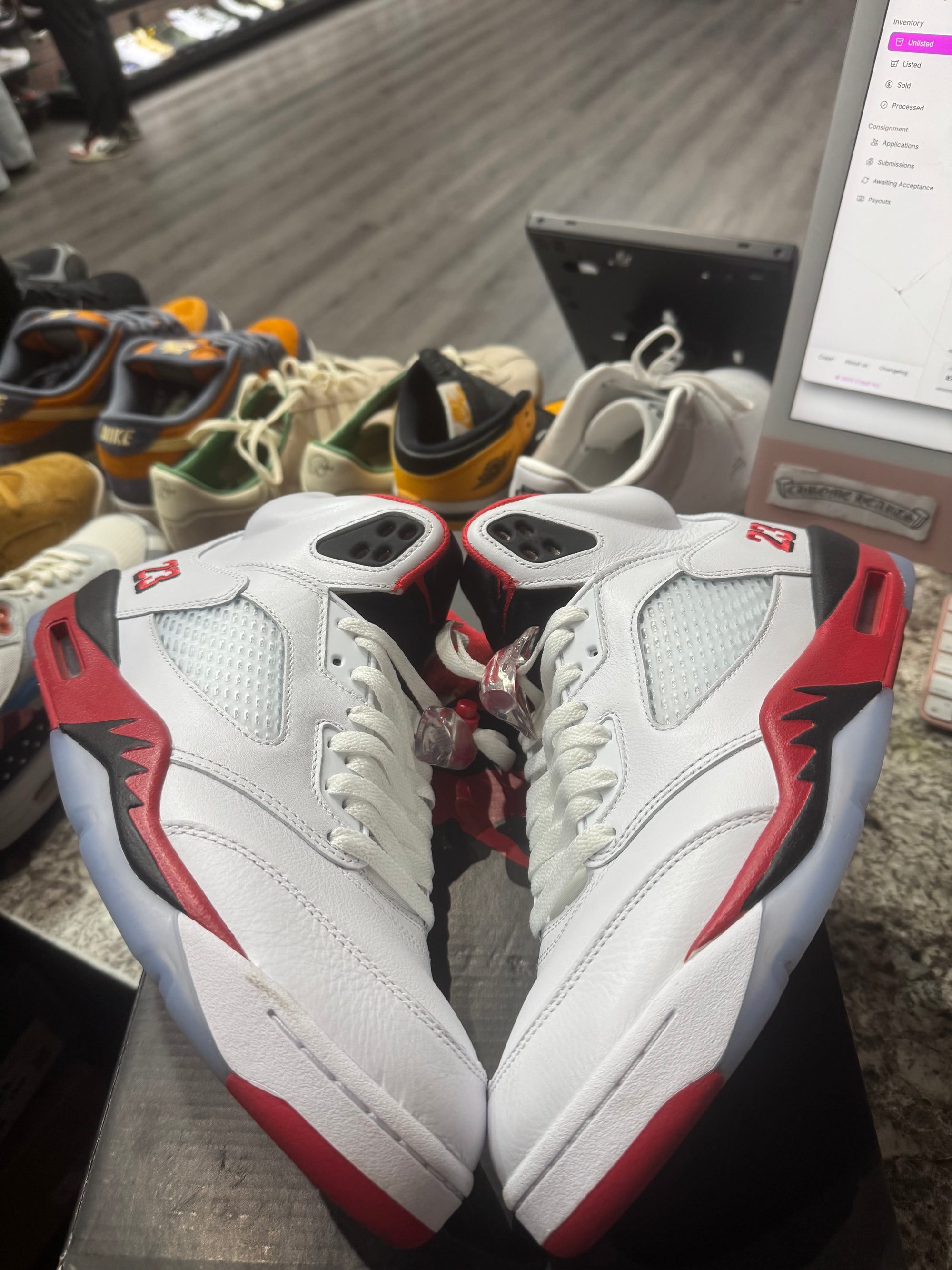 Jordan 5 Retro Fire Red Black Tongue (2025)