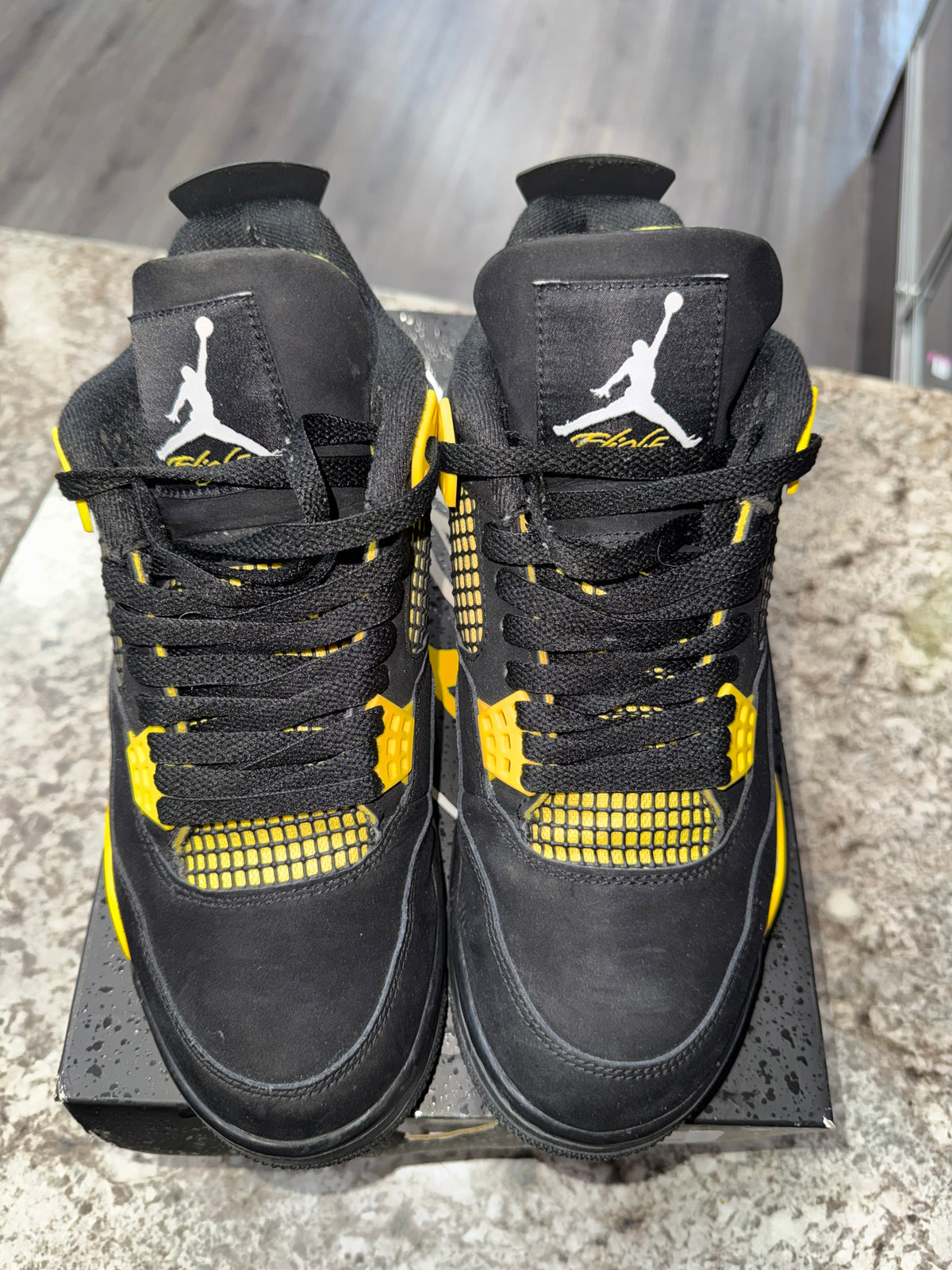Jordan 4 Retro Thunder (2023)