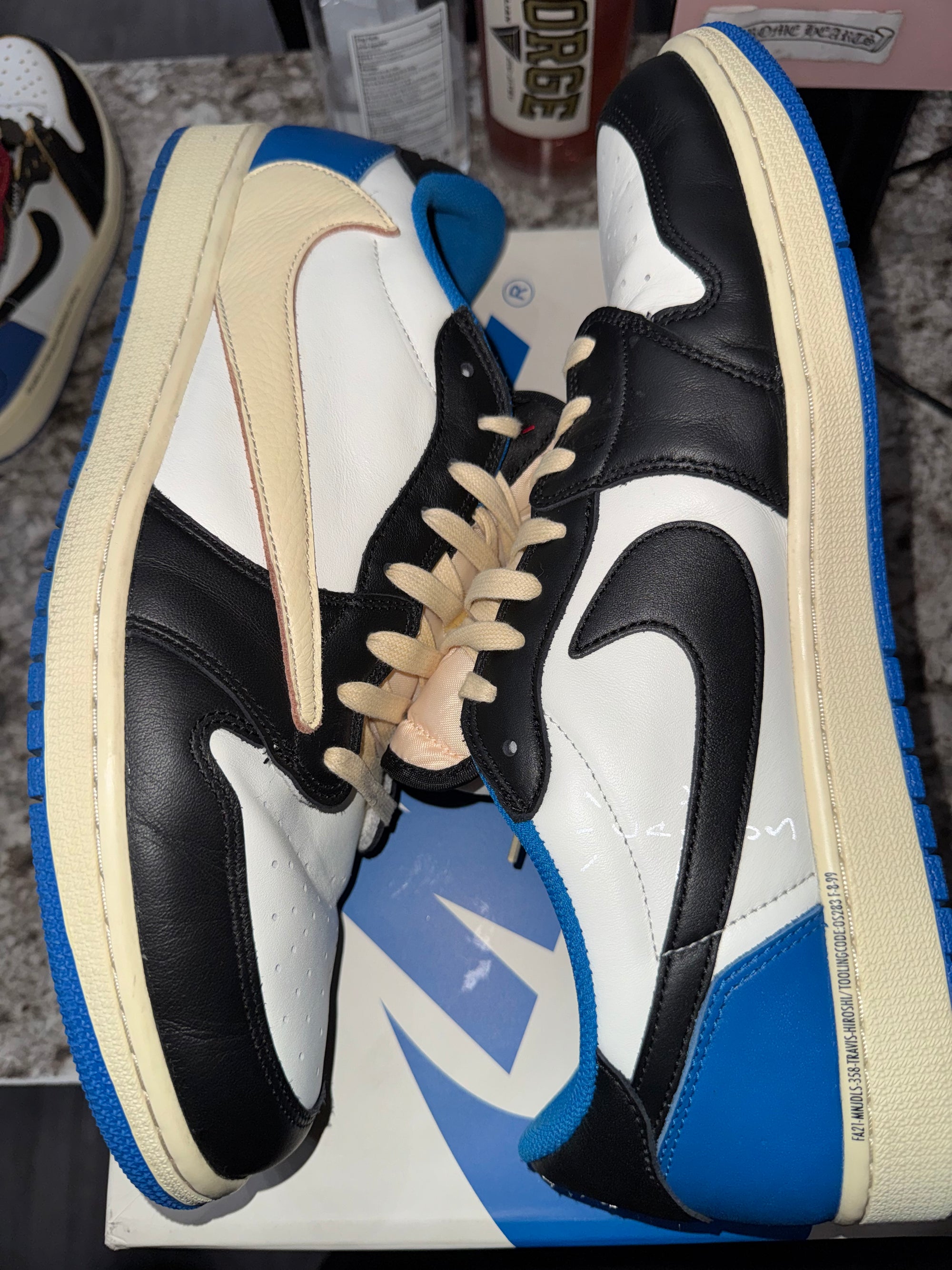 Jordan 1 Retro Low OG SP Fragment x Travis Scott