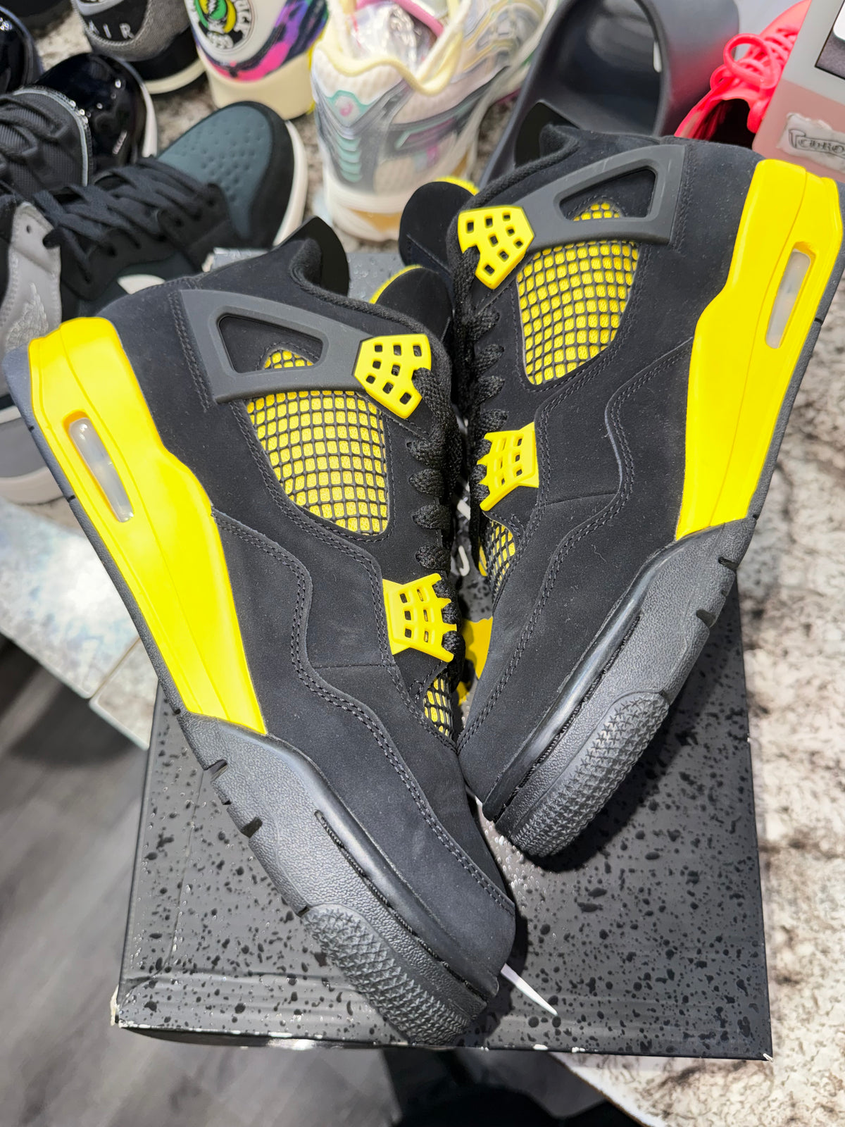 Jordan 4 Retro Thunder (2023)