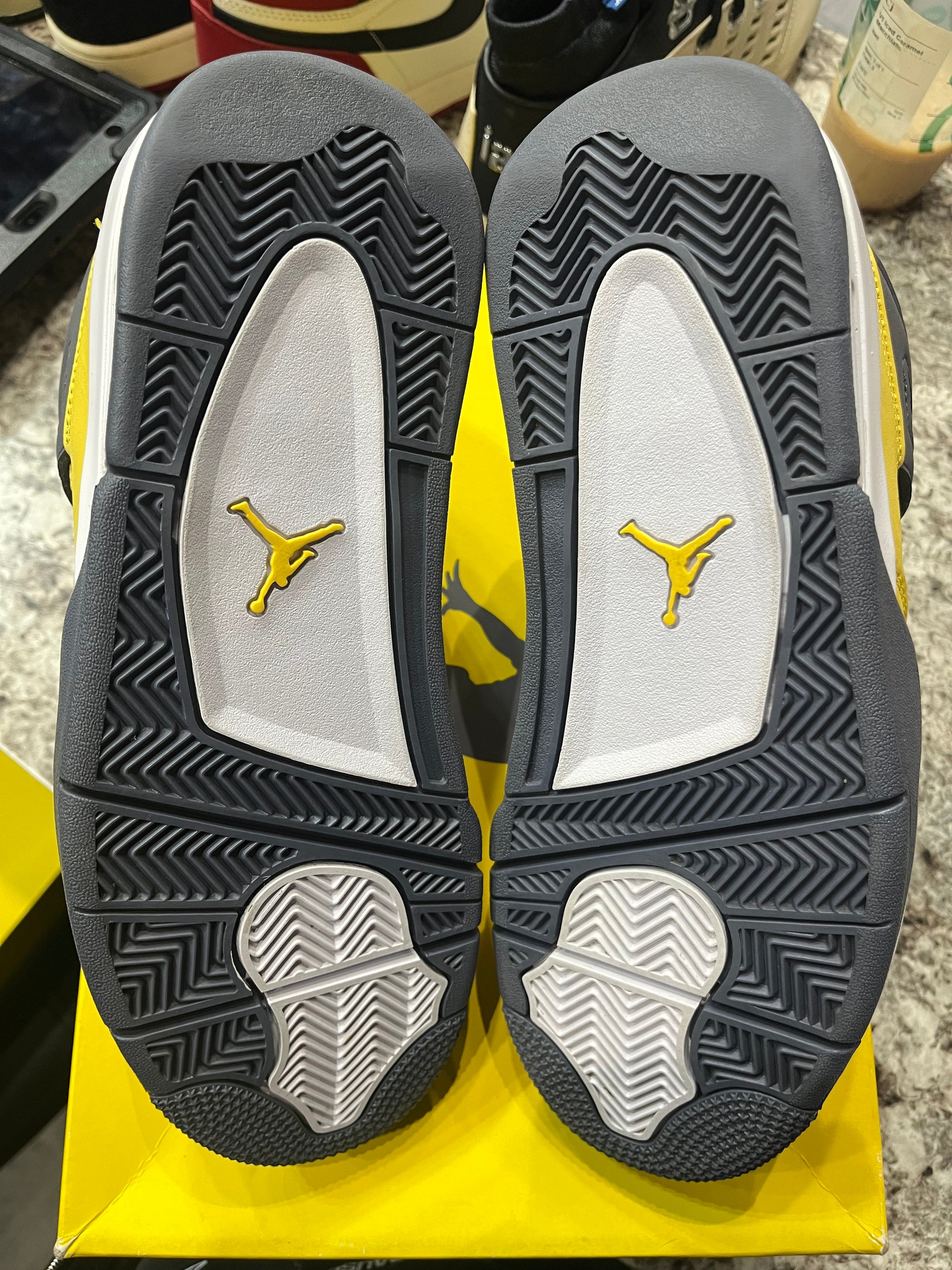 Jordan 4 Retro Lightning (2021)