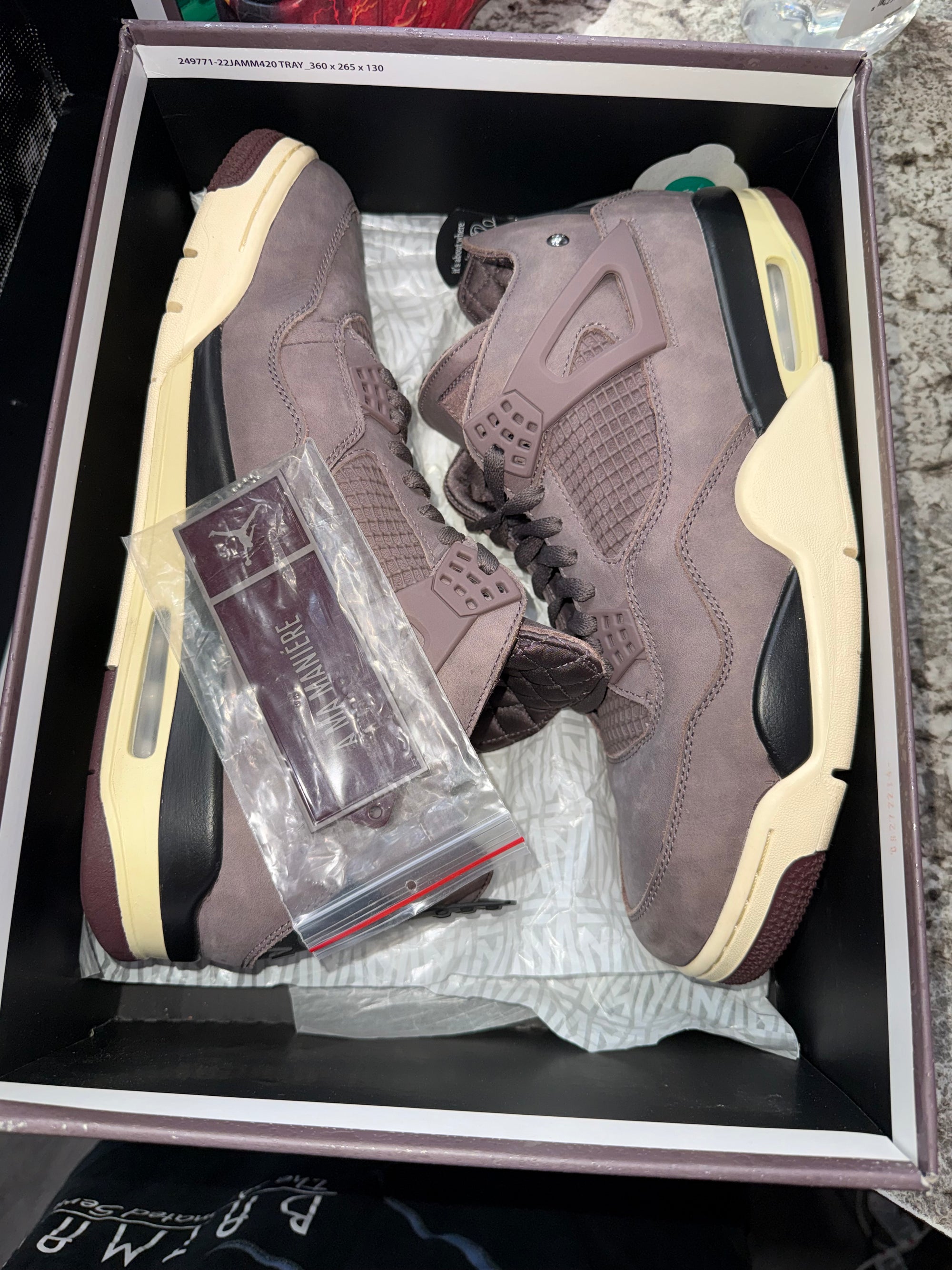 Jordan 4 Retro SP A Ma Maniére Violet Ore