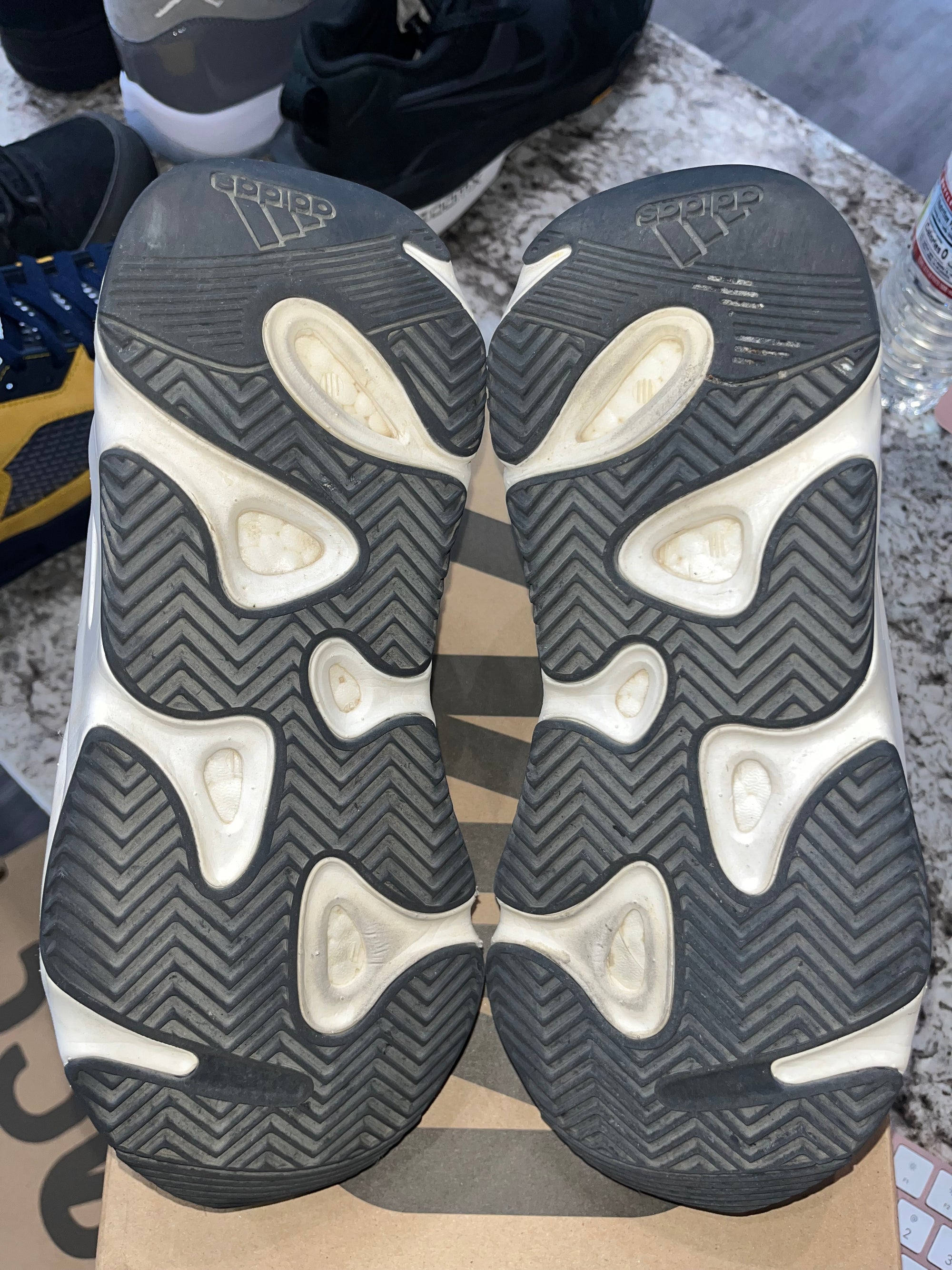 adidas Yeezy Boost 700 V2 Static