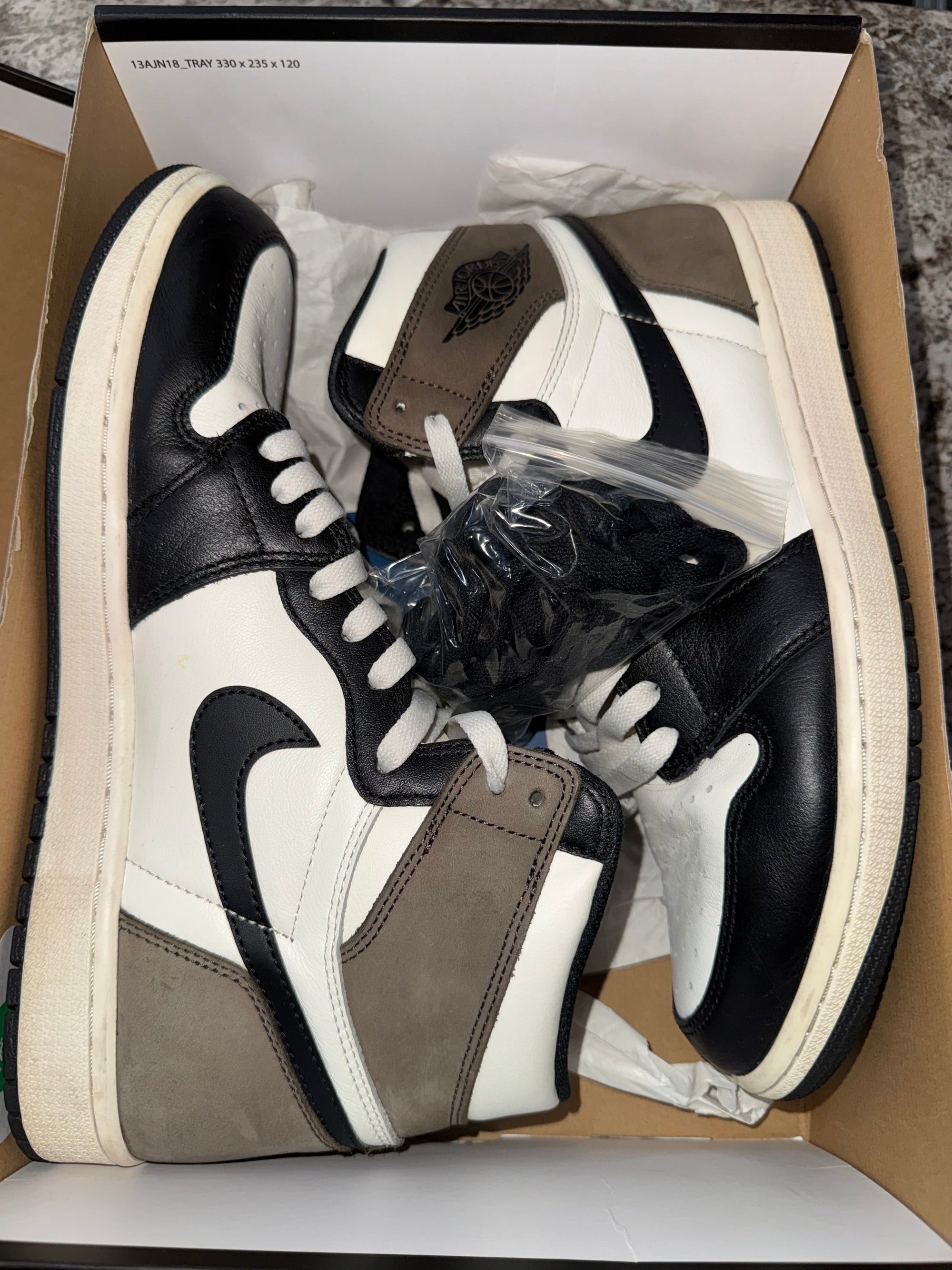 Jordan 1 Retro High Dark Mocha
