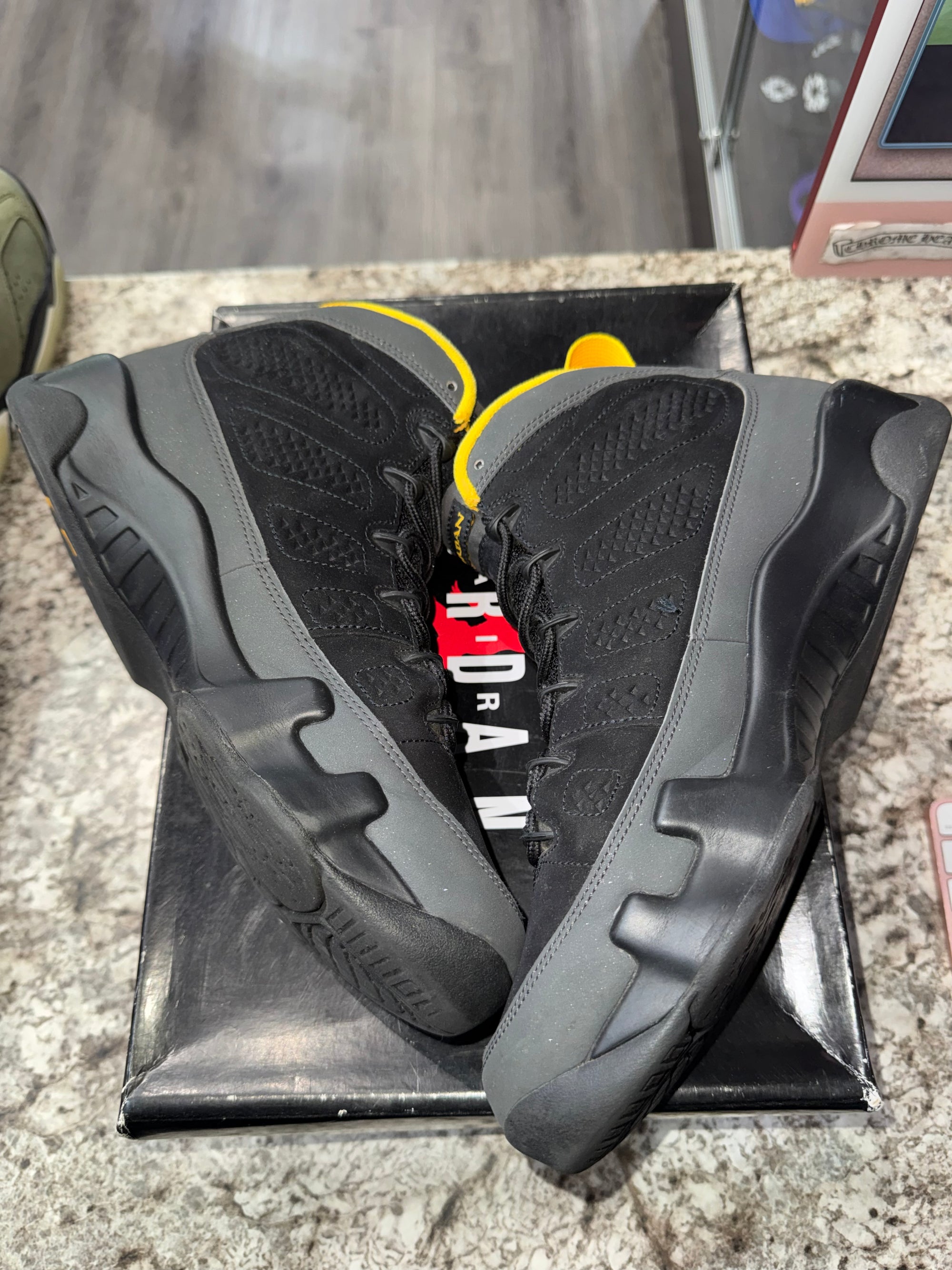 Jordan 9 Retro Dark Charcoal University Gold
