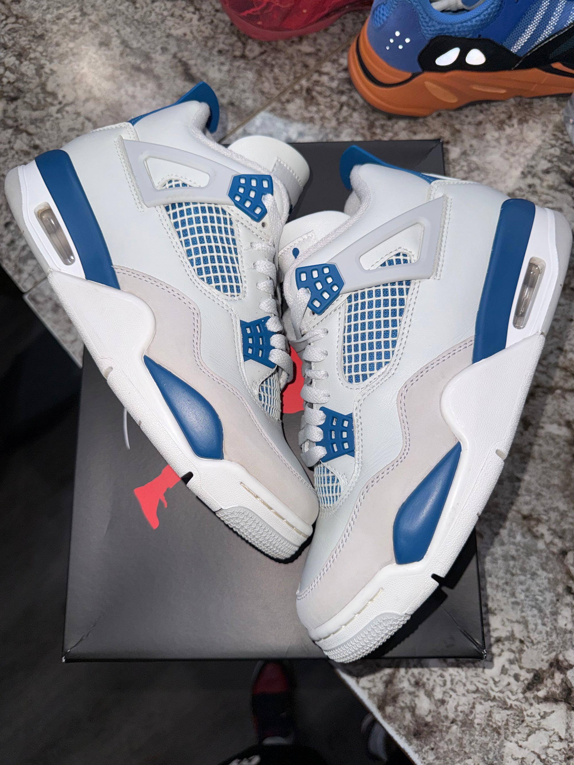 Jordan 4 Retro Military Blue (2024)