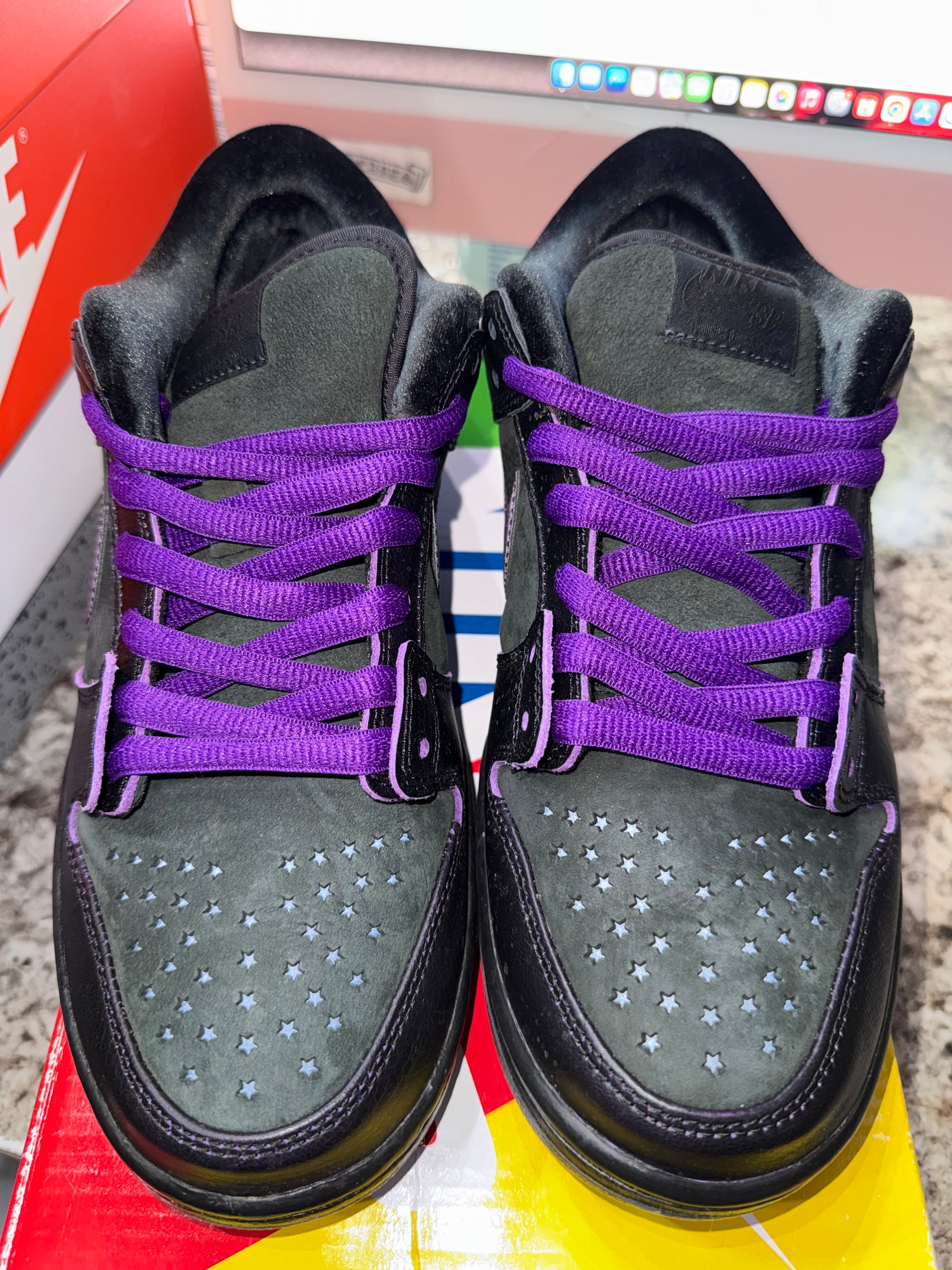 Nike SB Dunk Low Familia First Avenue