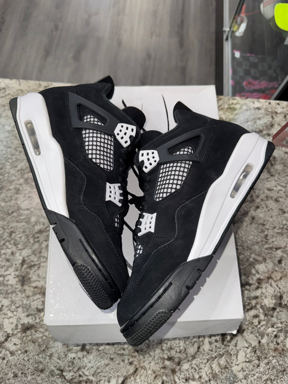 Jordan 4 Retro White Thunder