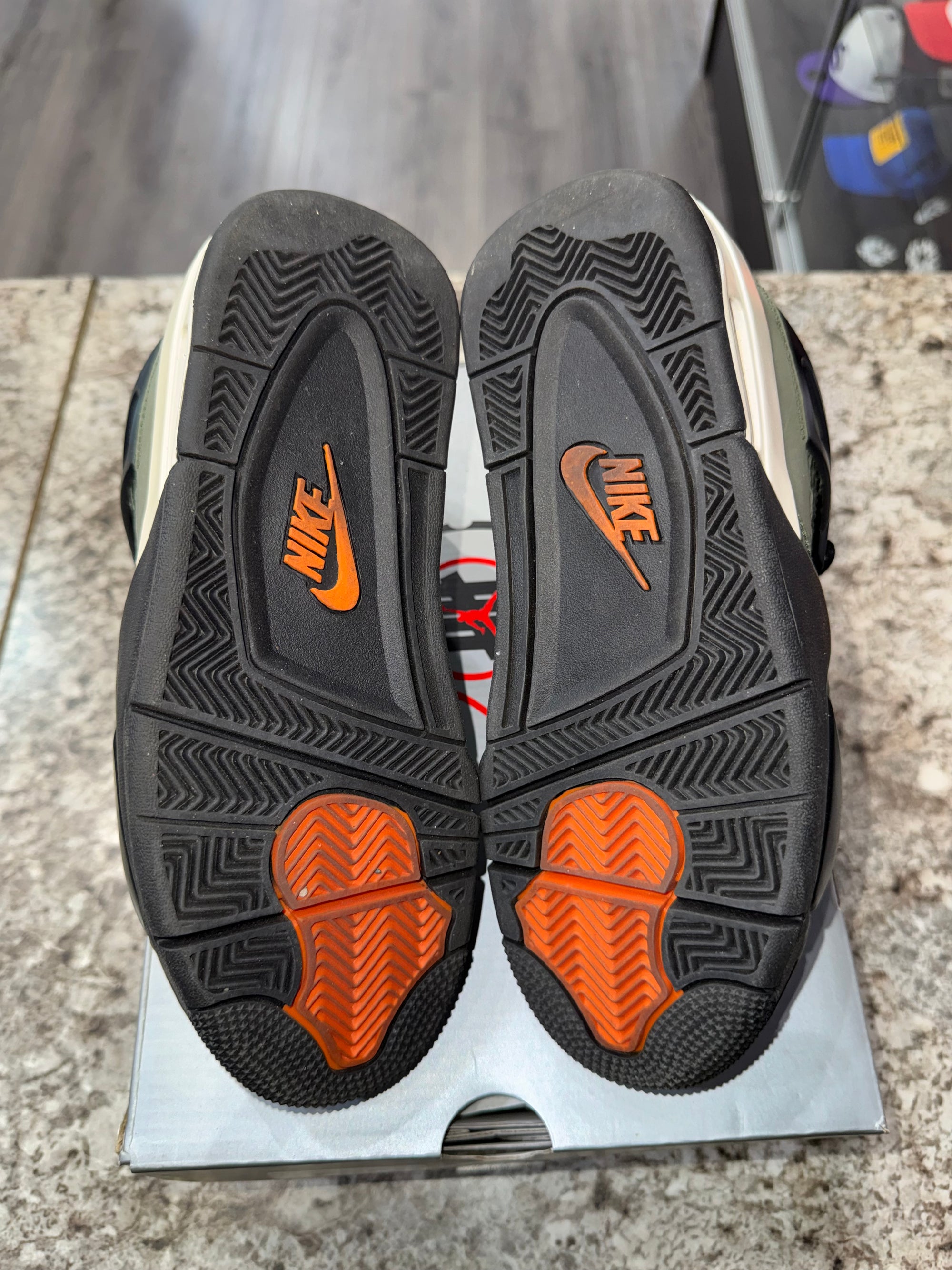Jordan 4 Retro OG SP Undefeated (2025)