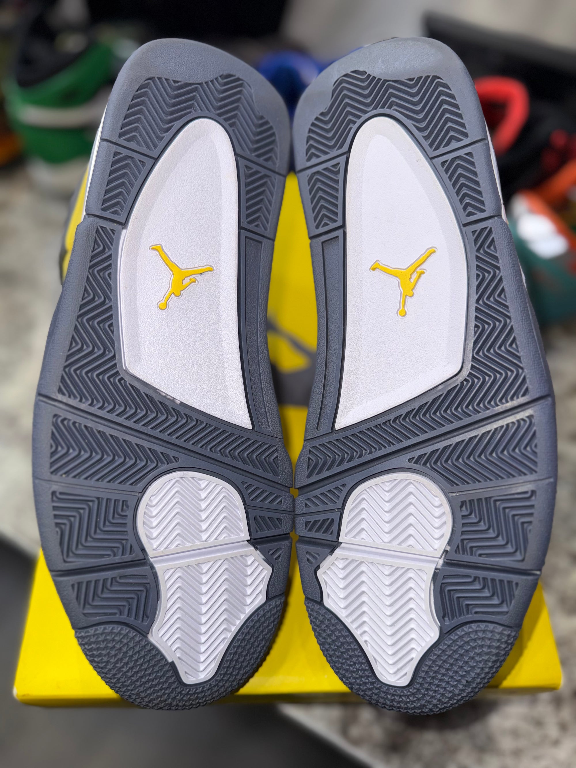 Jordan 4 Retro Lightning (2021)