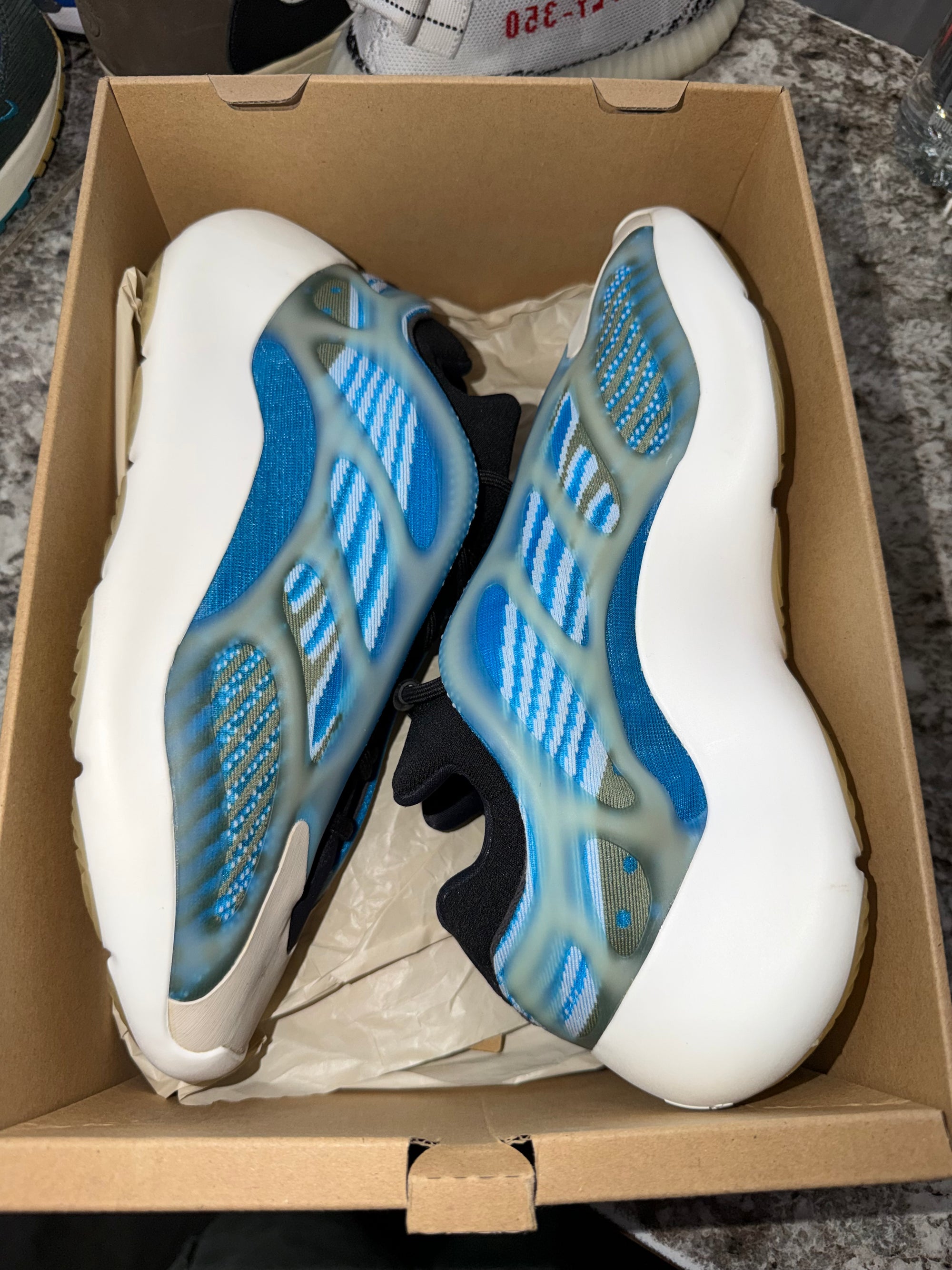 adidas Yeezy 700 V3 Arzareth