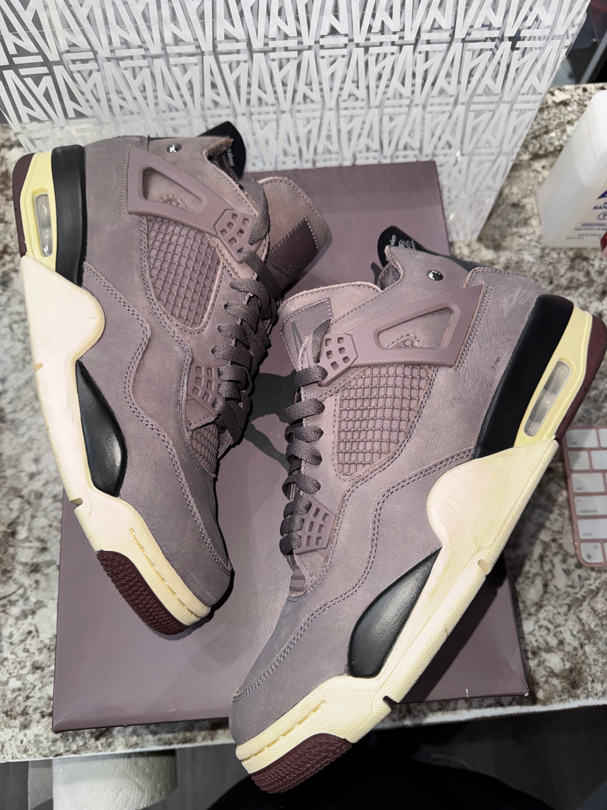 Jordan 4 Retro SP A Ma Maniére Violet Ore