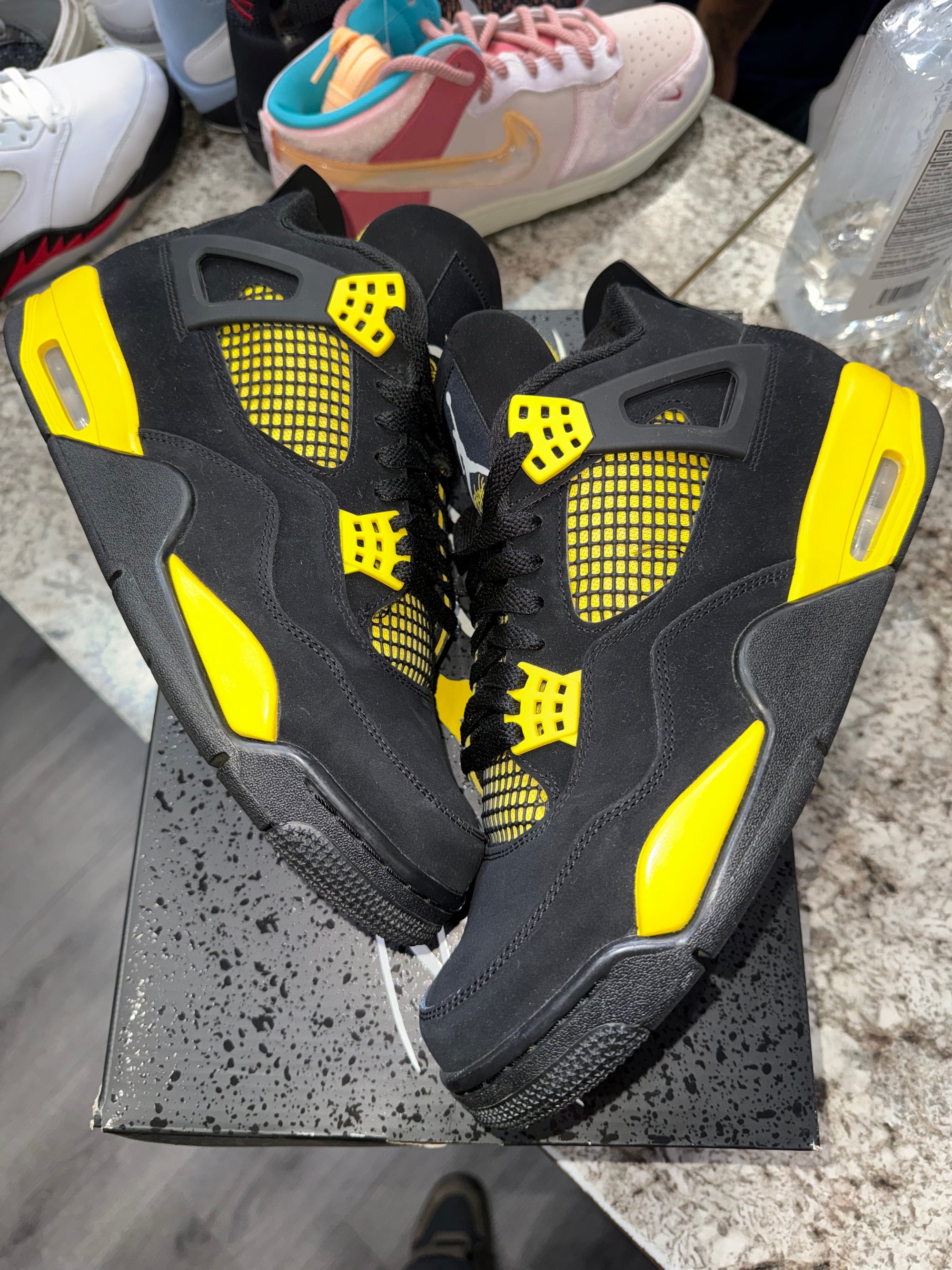 Jordan 4 Retro Thunder (2023)