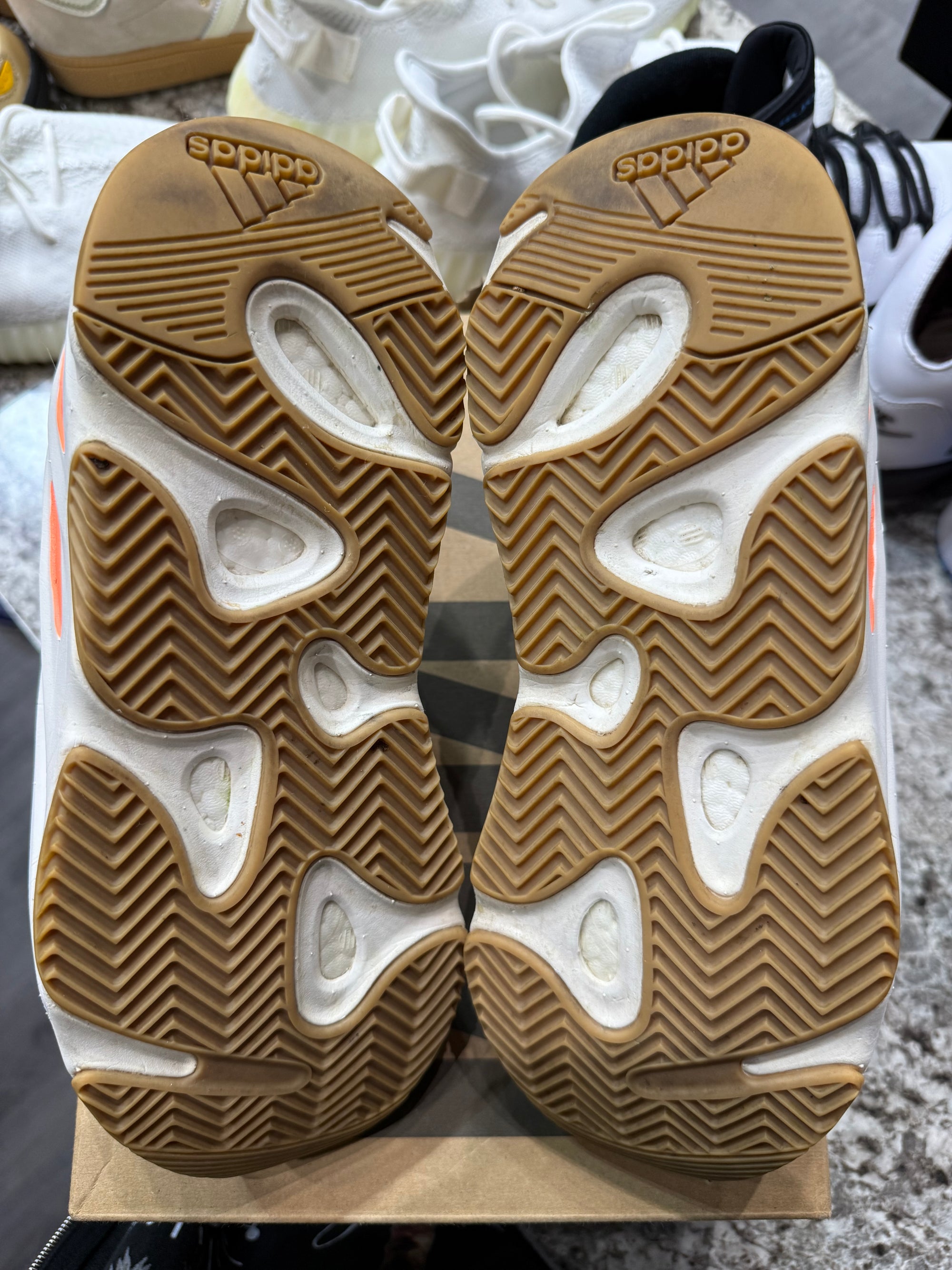 adidas Yeezy Boost 700 Magnet