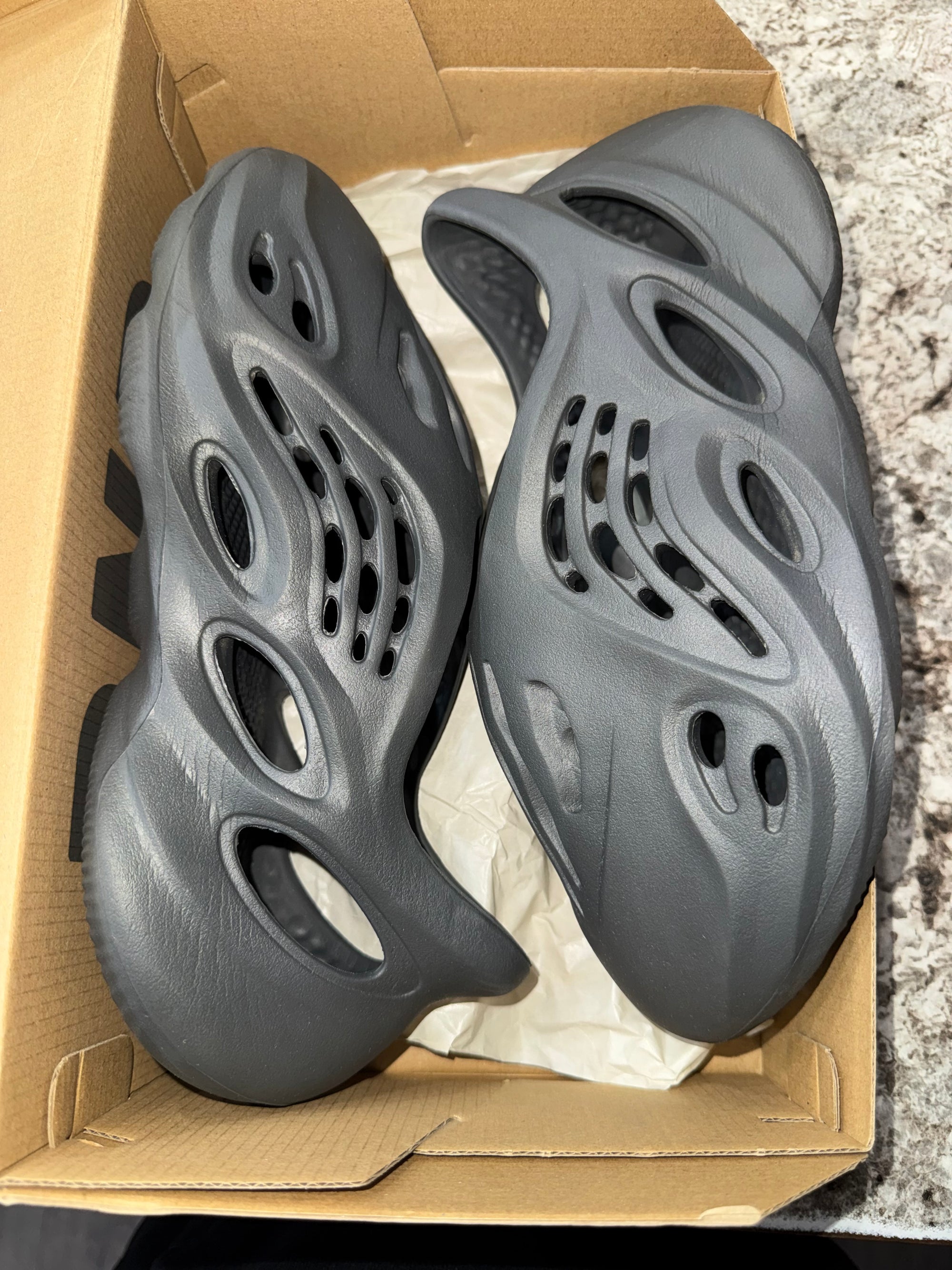 adidas Yeezy Foam RNR Carbon