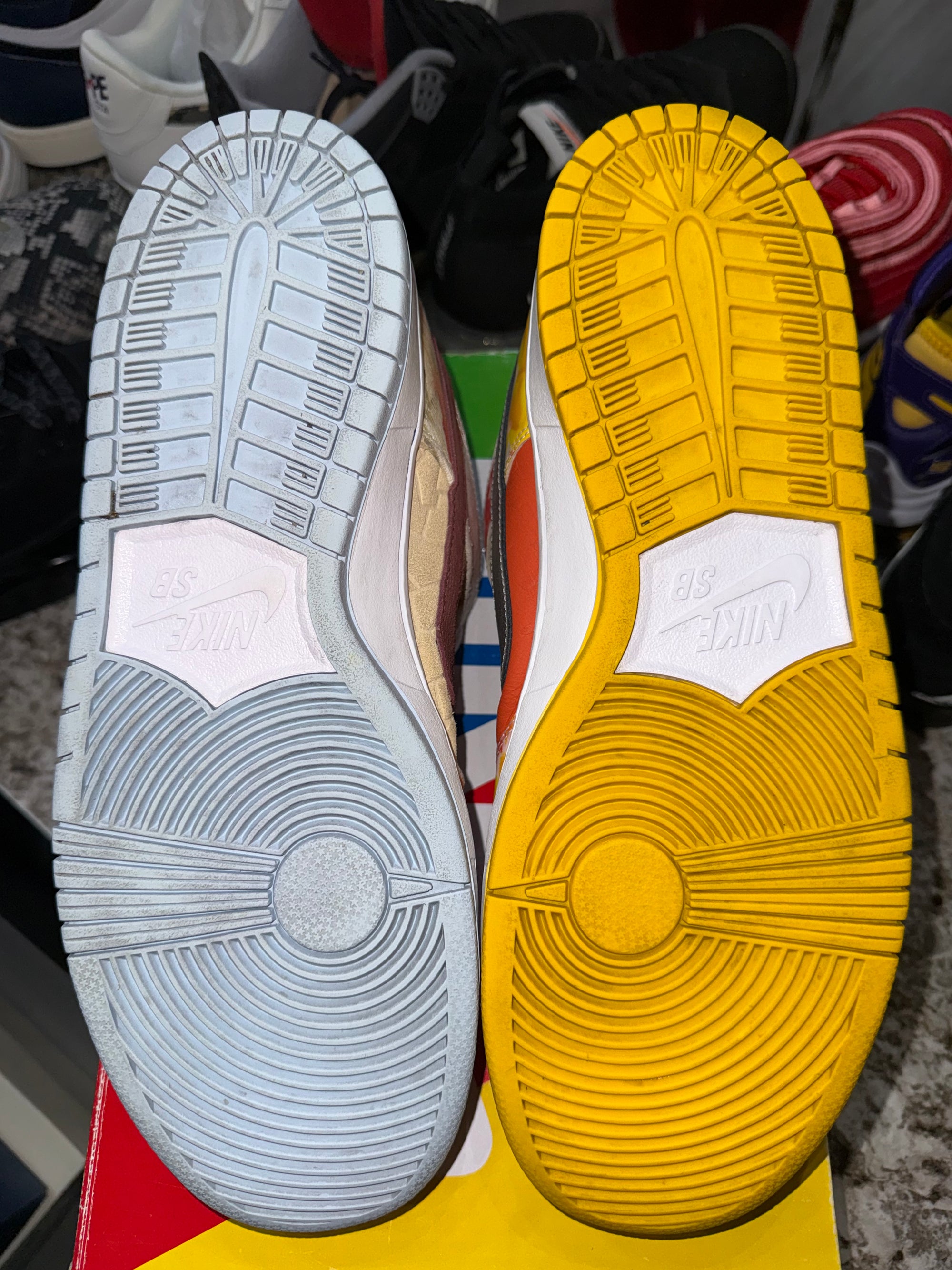 Nike SB Dunk Low Street Hawker (2021)