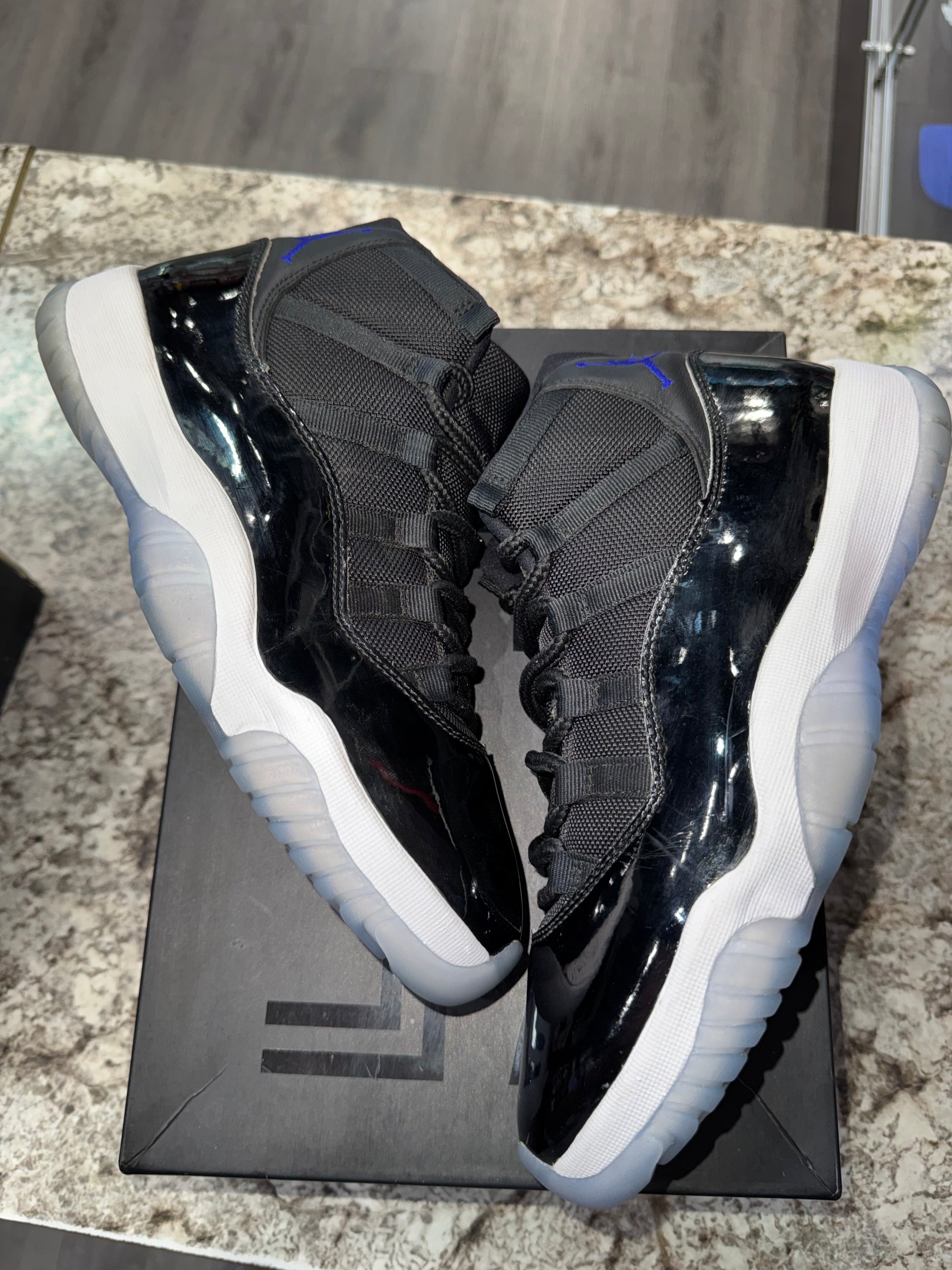 Jordan 11 Retro Space Jam (2016)