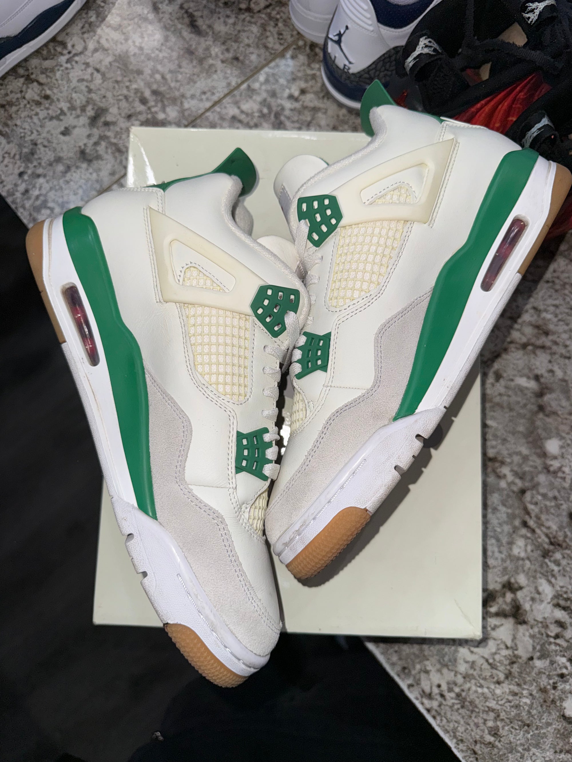 Jordan 4 Retro SB Pine Green