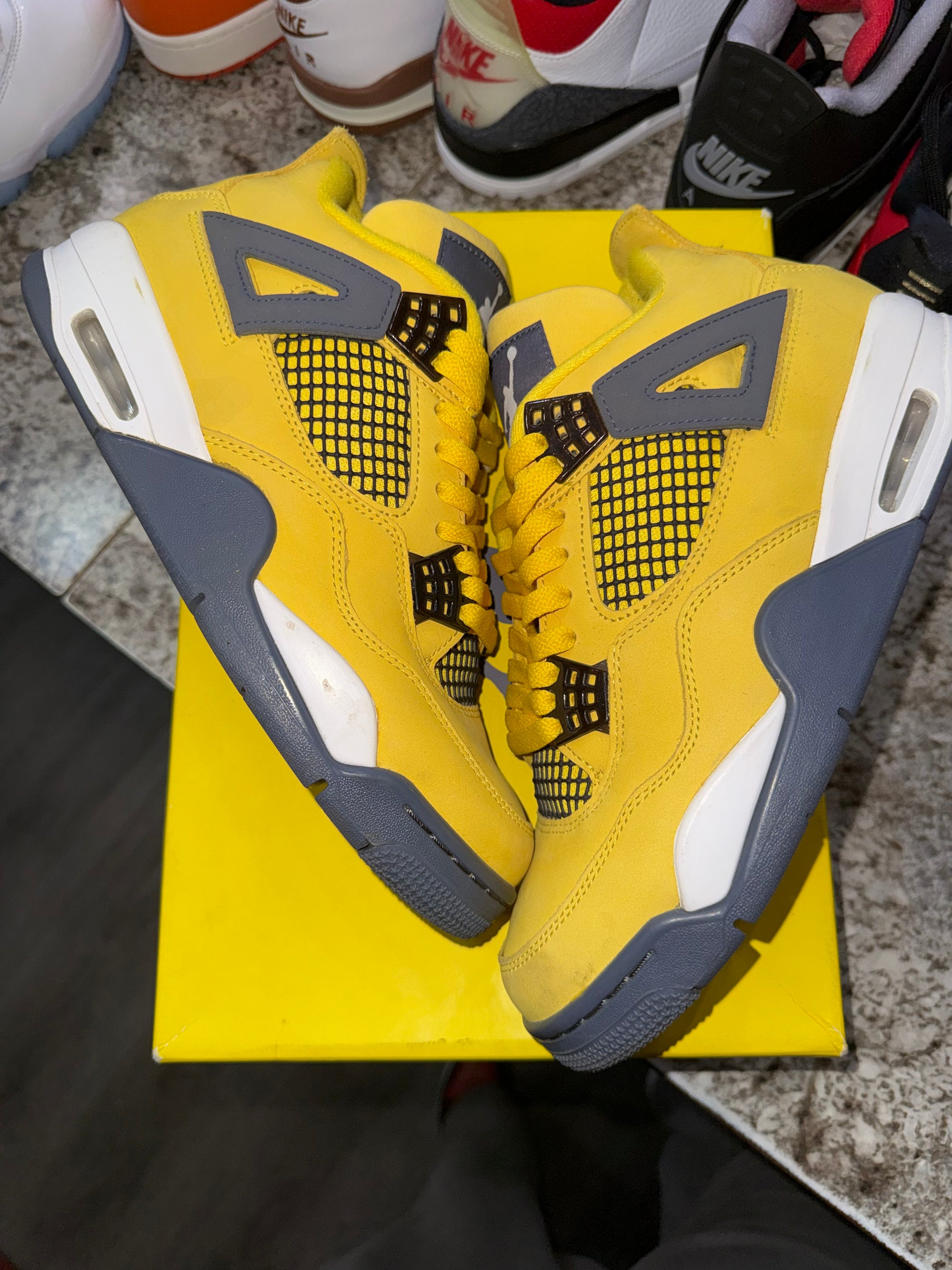 Jordan 4 Retro Lightning (2021)