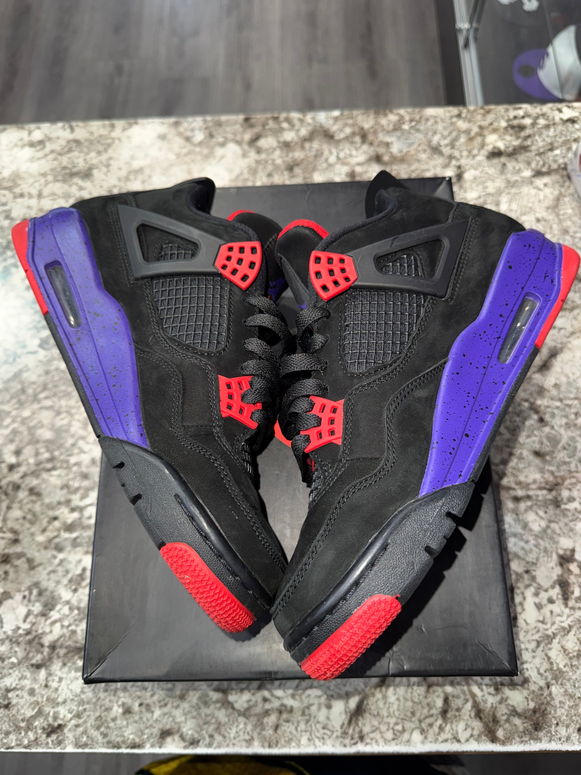 Jordan 4 Retro Raptors Drake OVO (2019)