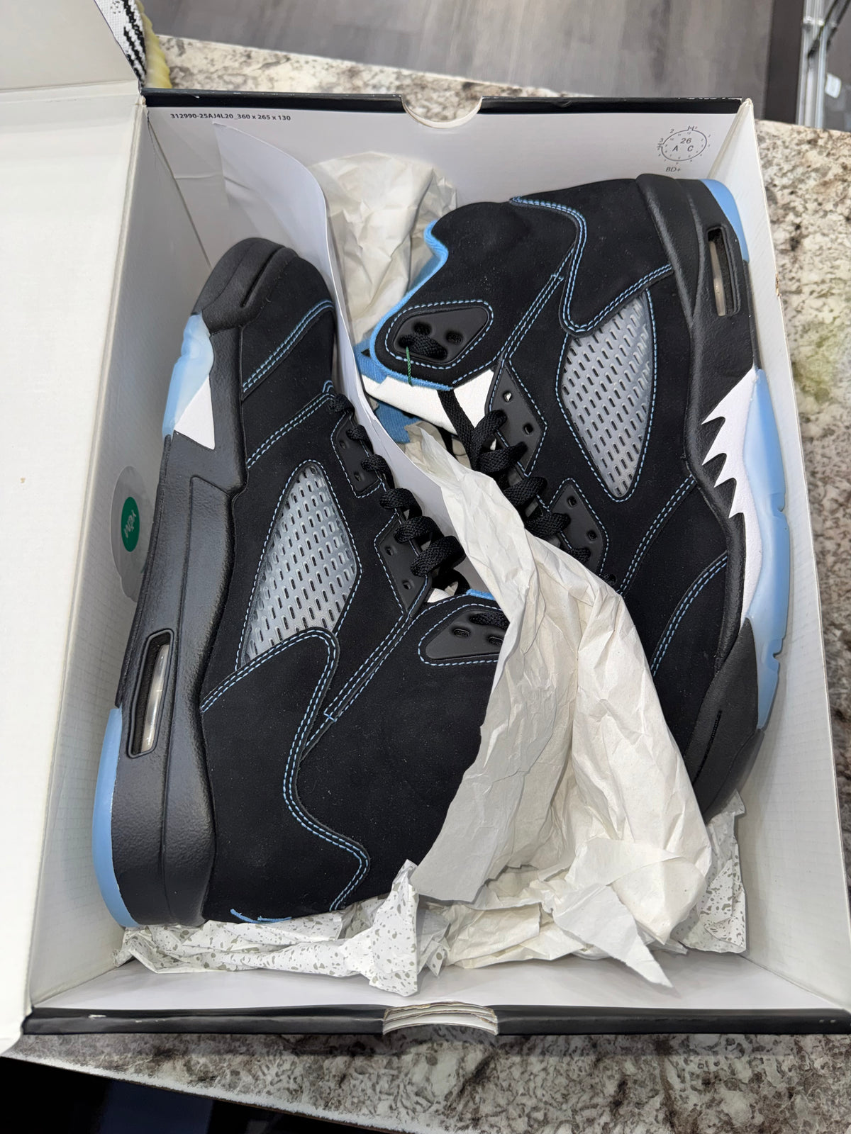 Jordan 5 Retro Black University Blue (2026)