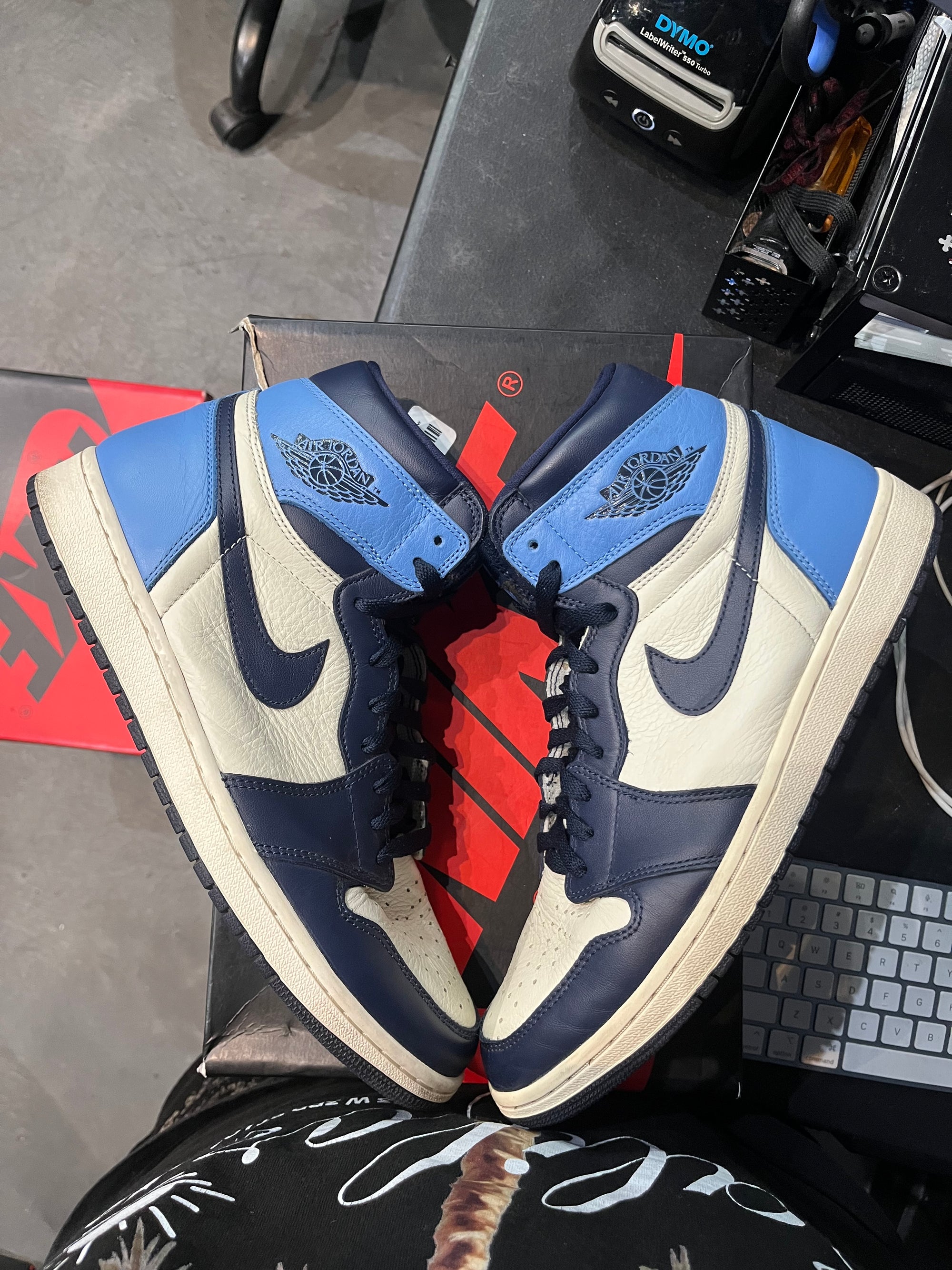 Jordan 1 Retro High Obsidian (SUNDAY DROP)