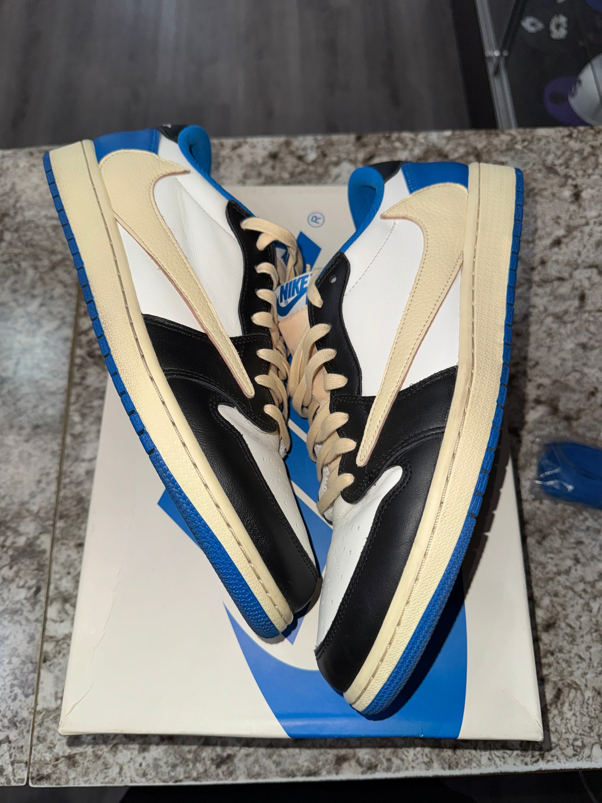 Jordan 1 Retro Low OG SP Fragment x Travis Scott