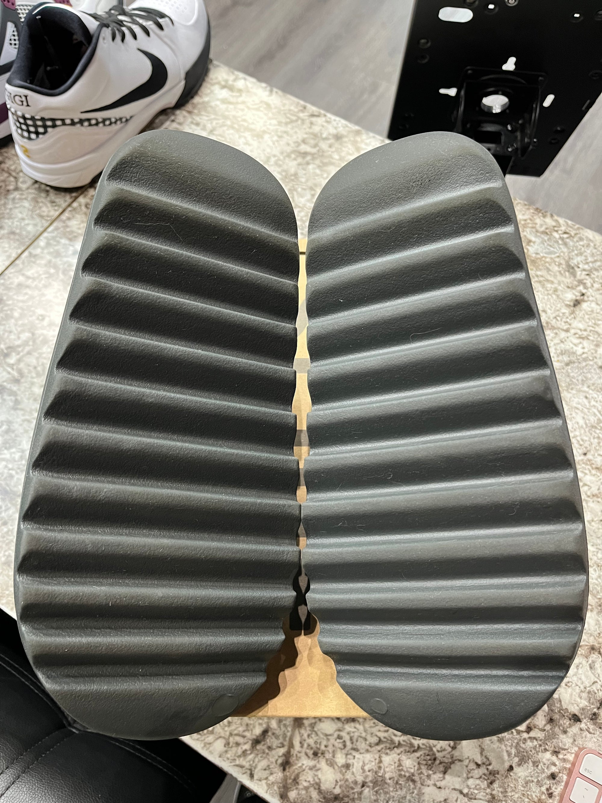 adidas Yeezy Slide Dark Onyx