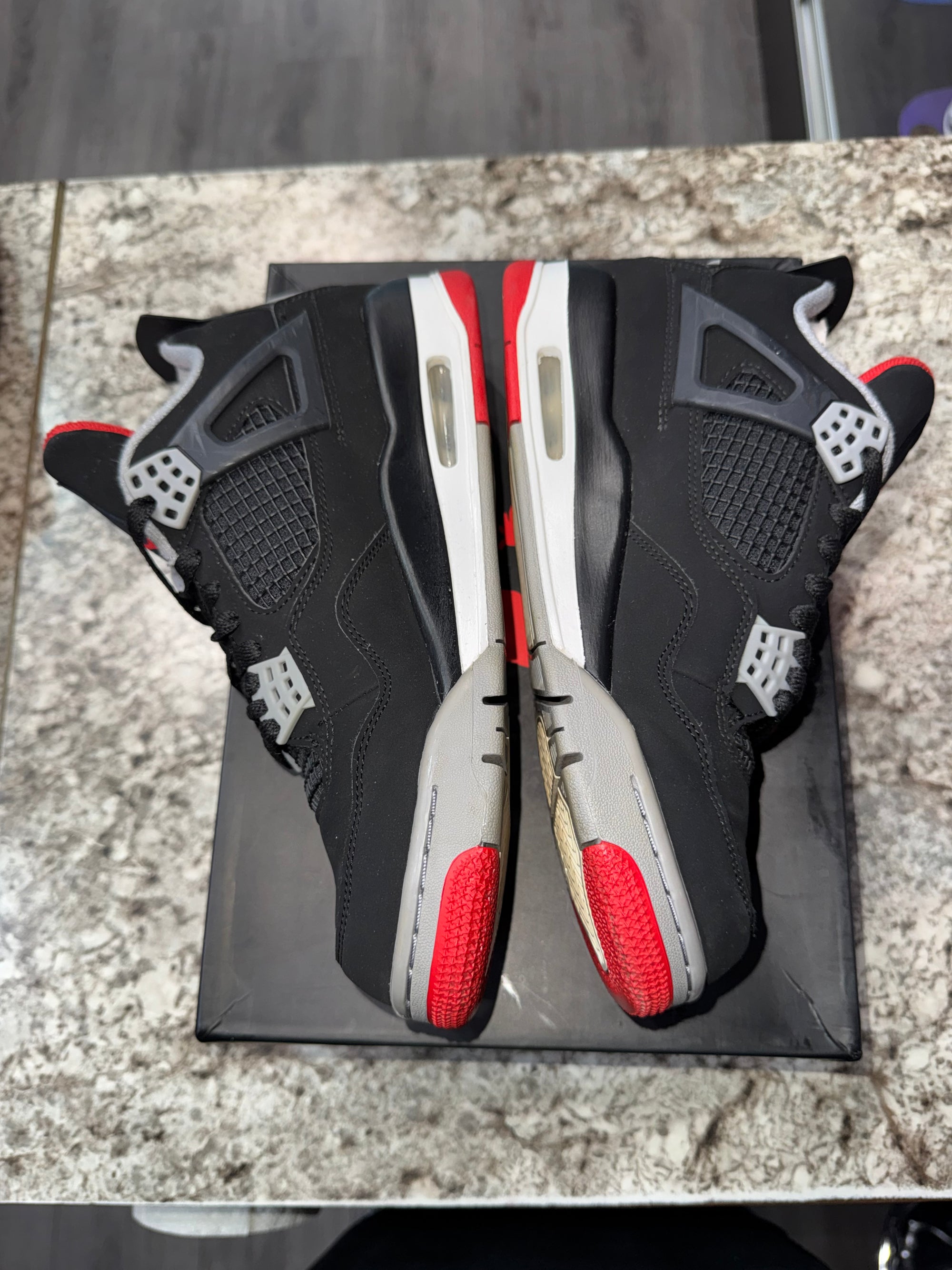 Jordan 4 Retro Bred (2019)