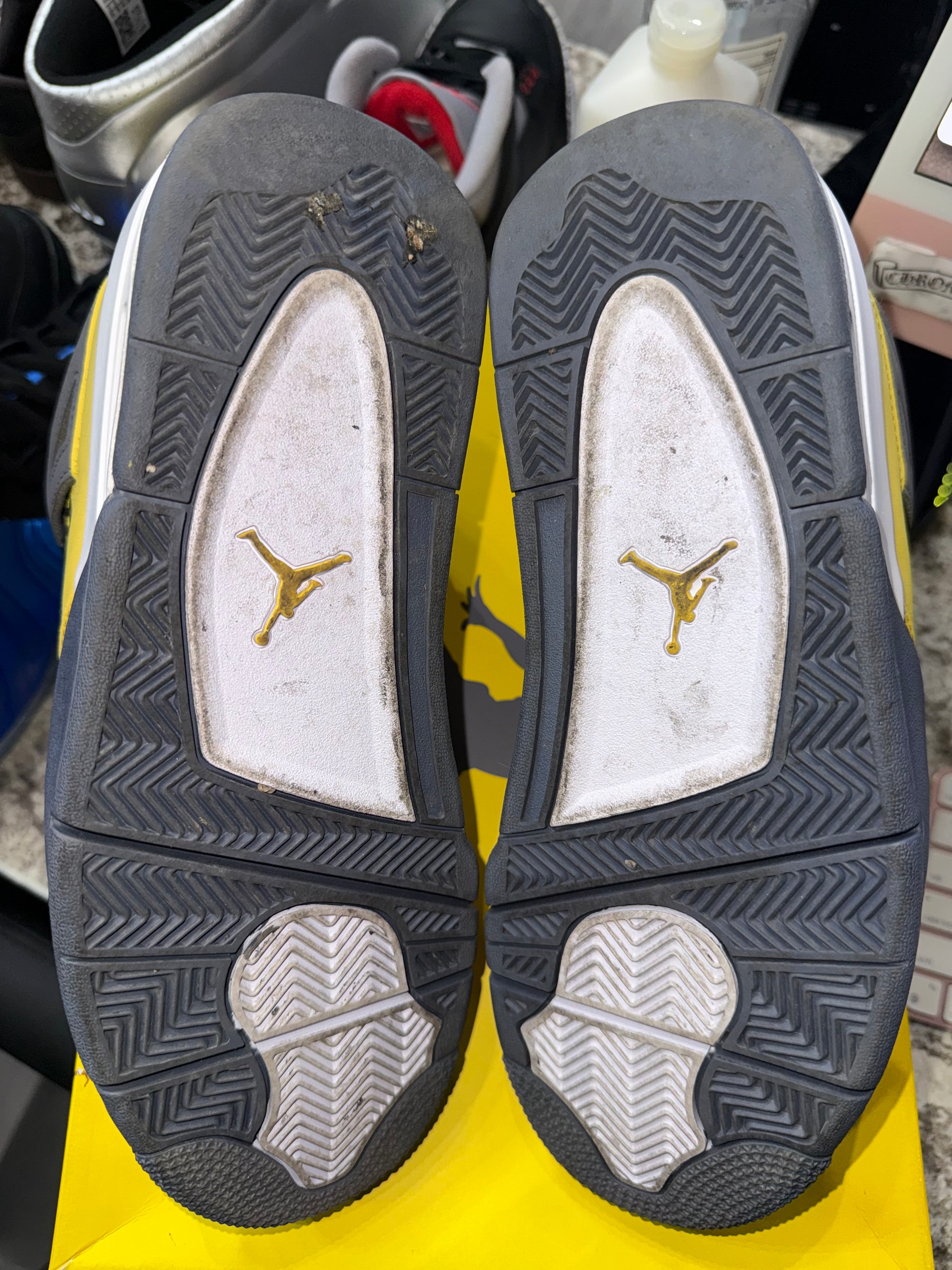 Jordan 4 Retro Lightning (2021)