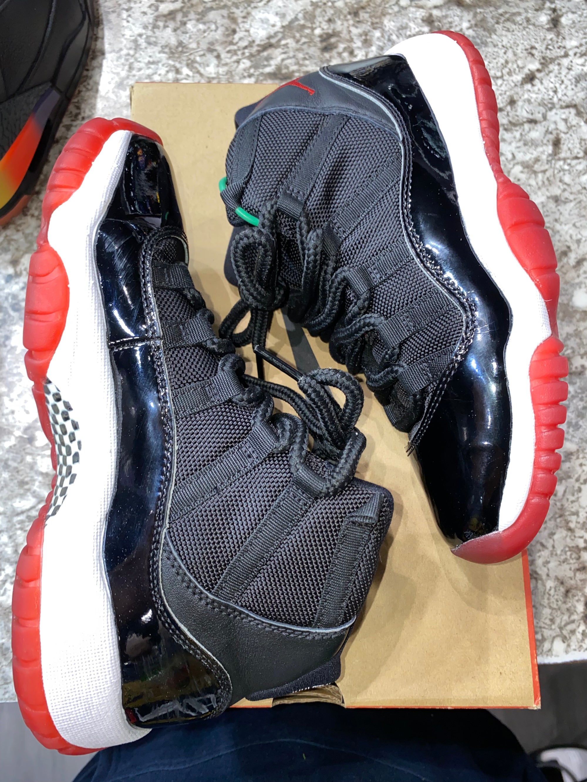 Jordan 11 Retro Playoffs Bred (2019) (GS)