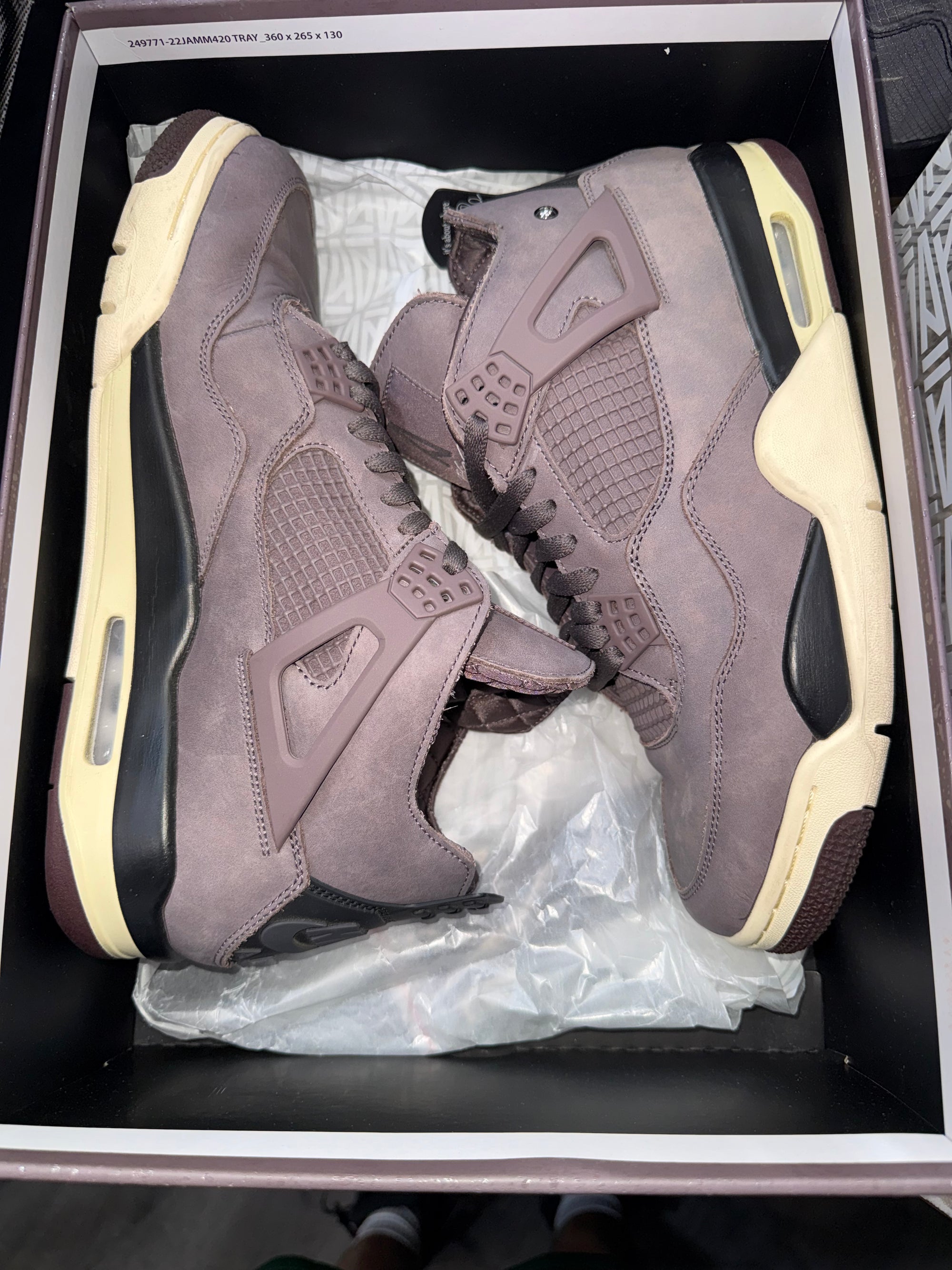 Jordan 4 Retro SP A Ma Maniére Violet Ore