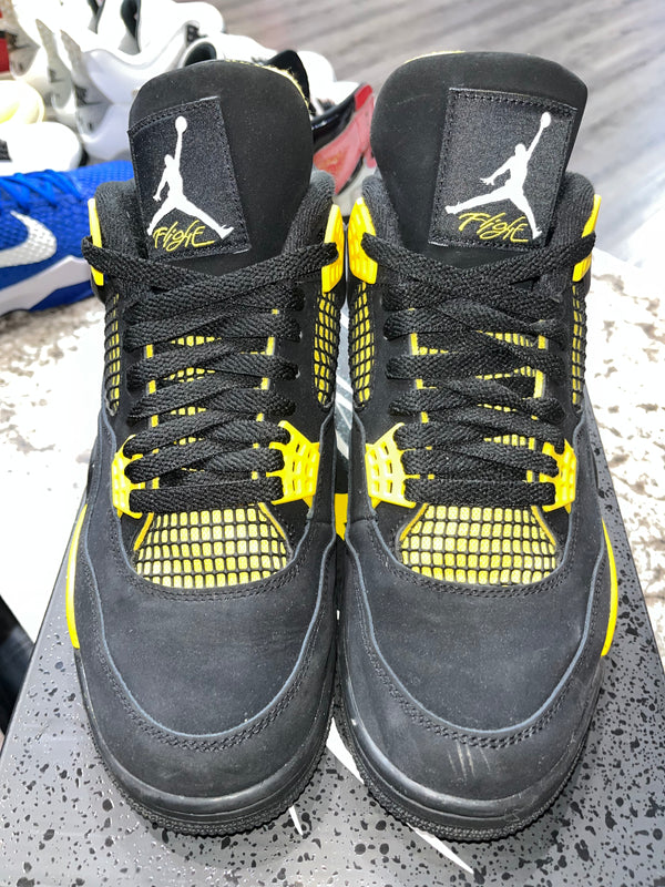 Jordan 4 Retro Thunder (2023)