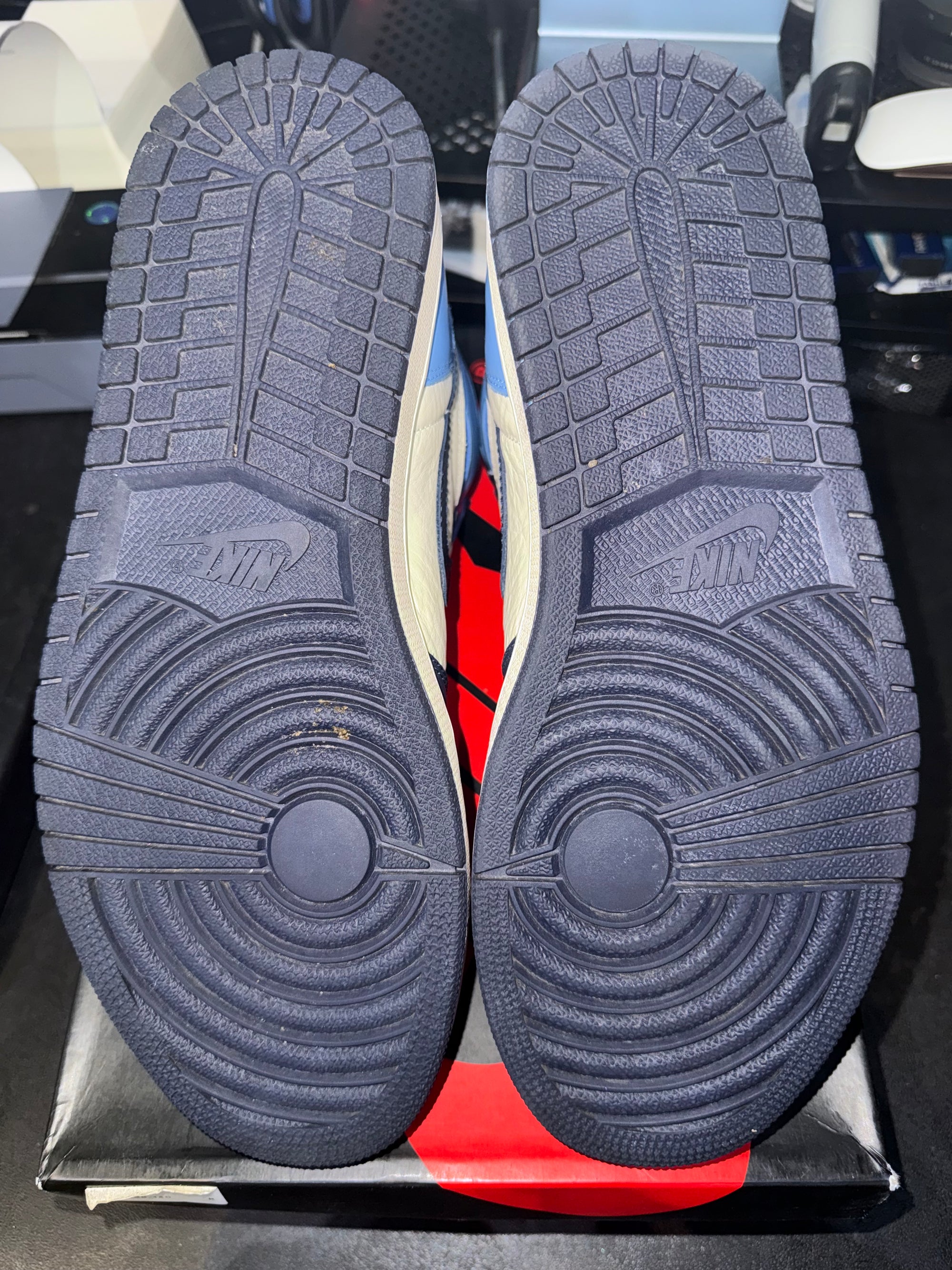 Jordan 1 Retro High Obsidian (DAMAGED BOX)