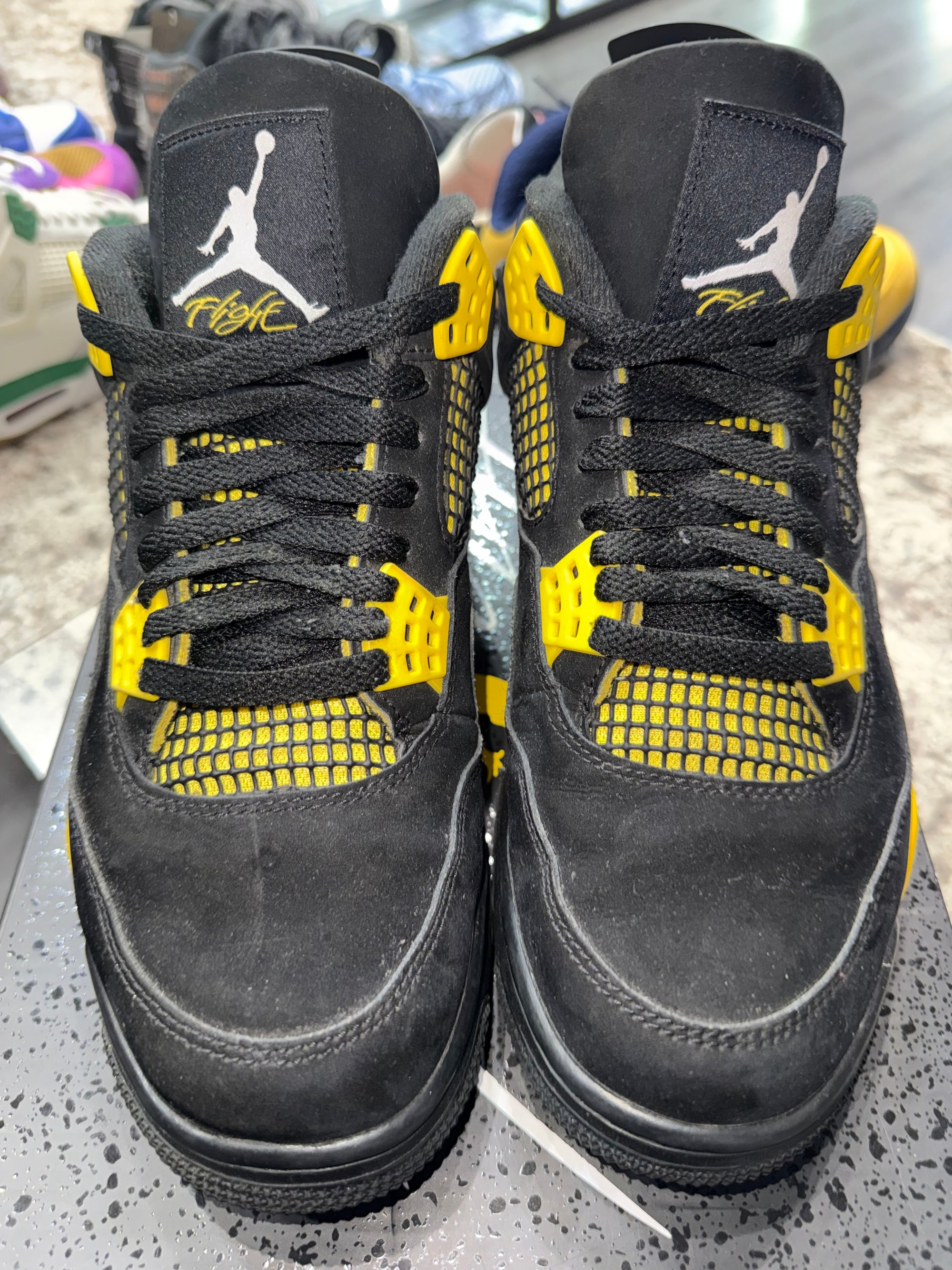 Jordan 4 Retro Thunder (2023)