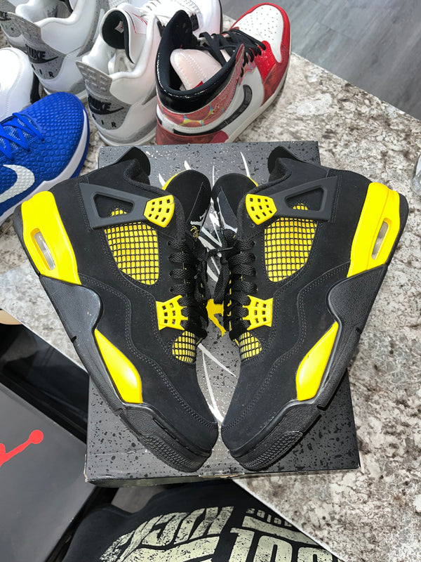 Jordan 4 Retro Thunder (2023)