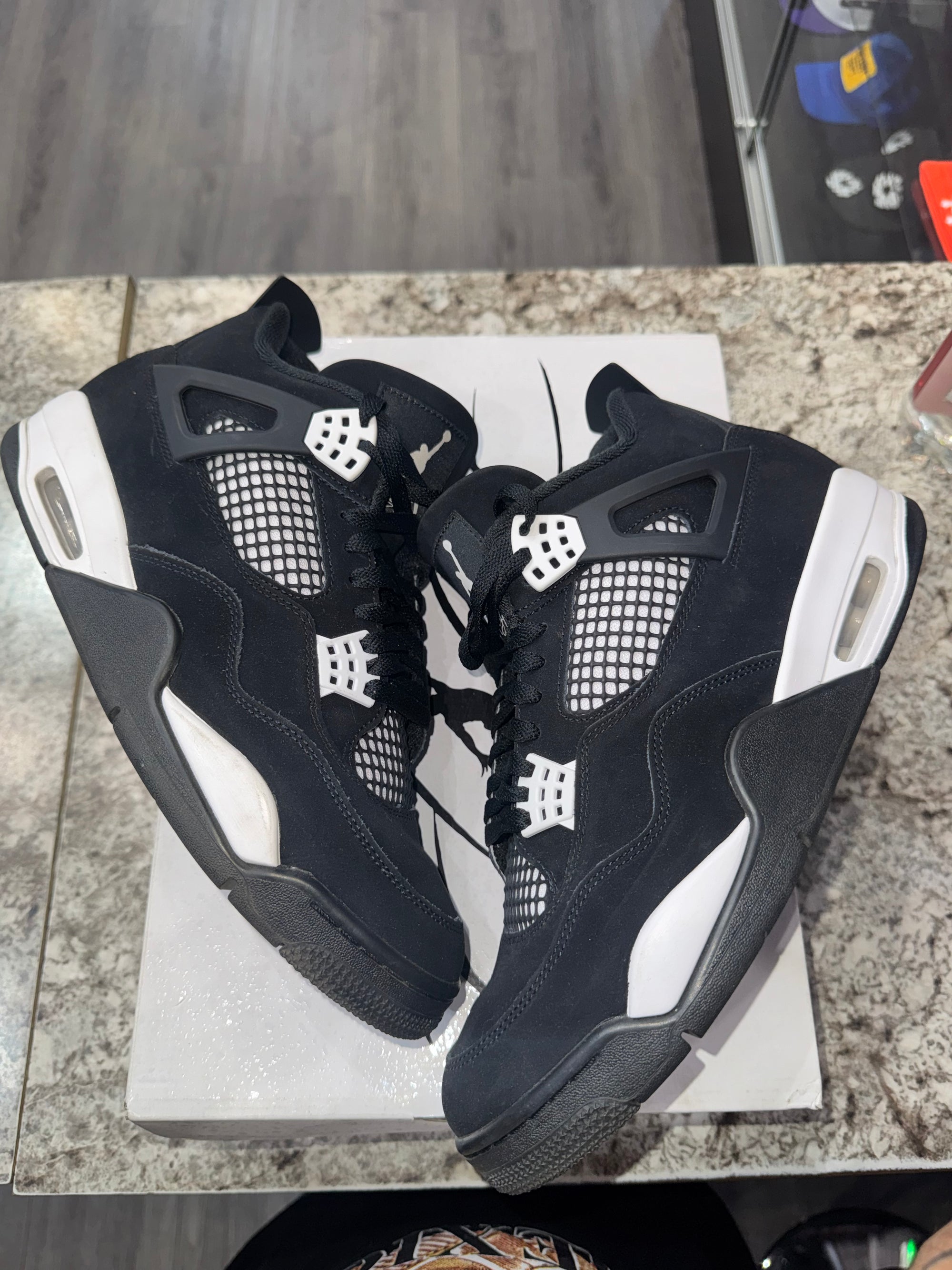 Jordan 4 Retro White Thunder