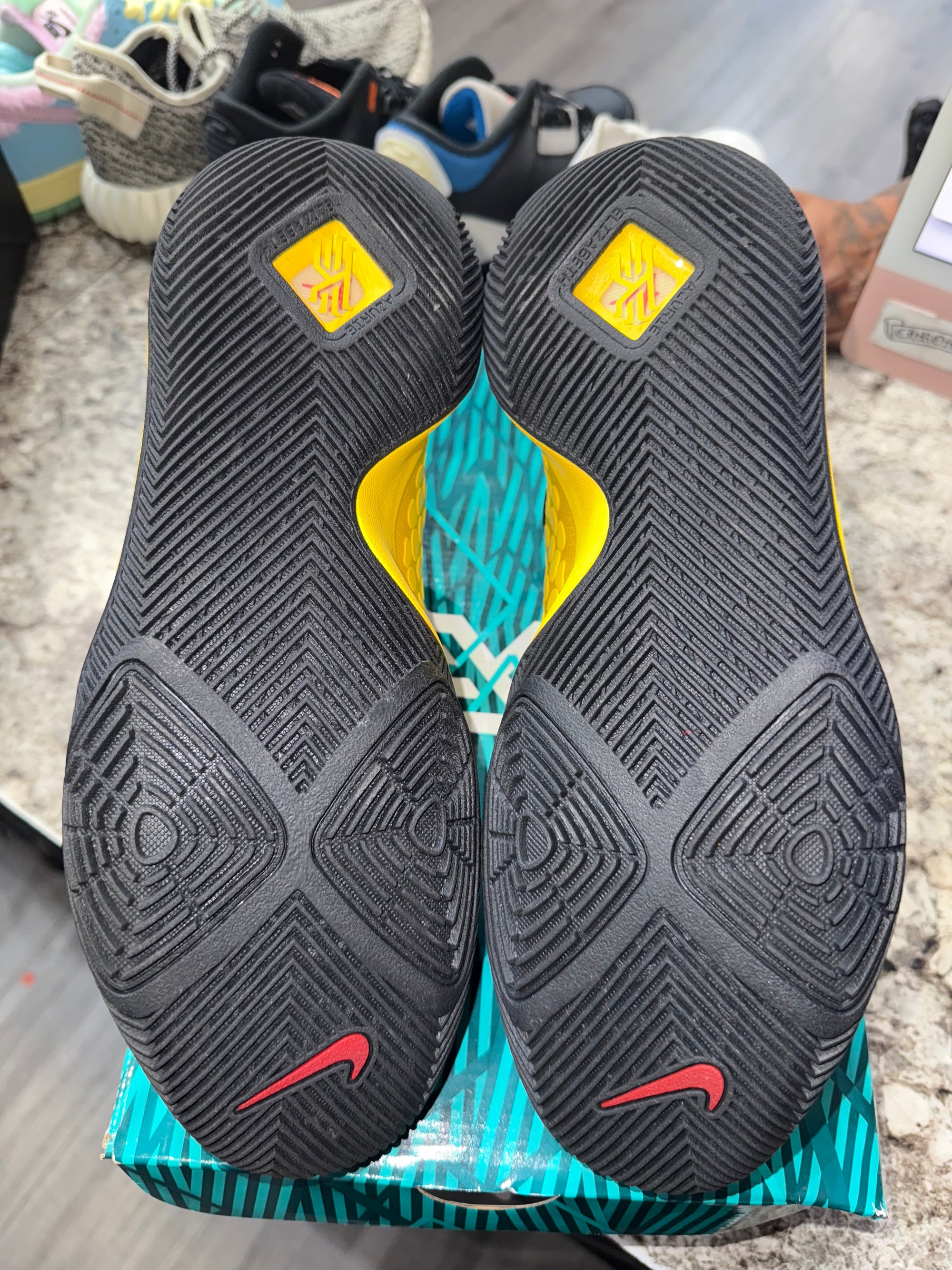 Nike Kyrie 3 Mamba Mentality Bruce Lee