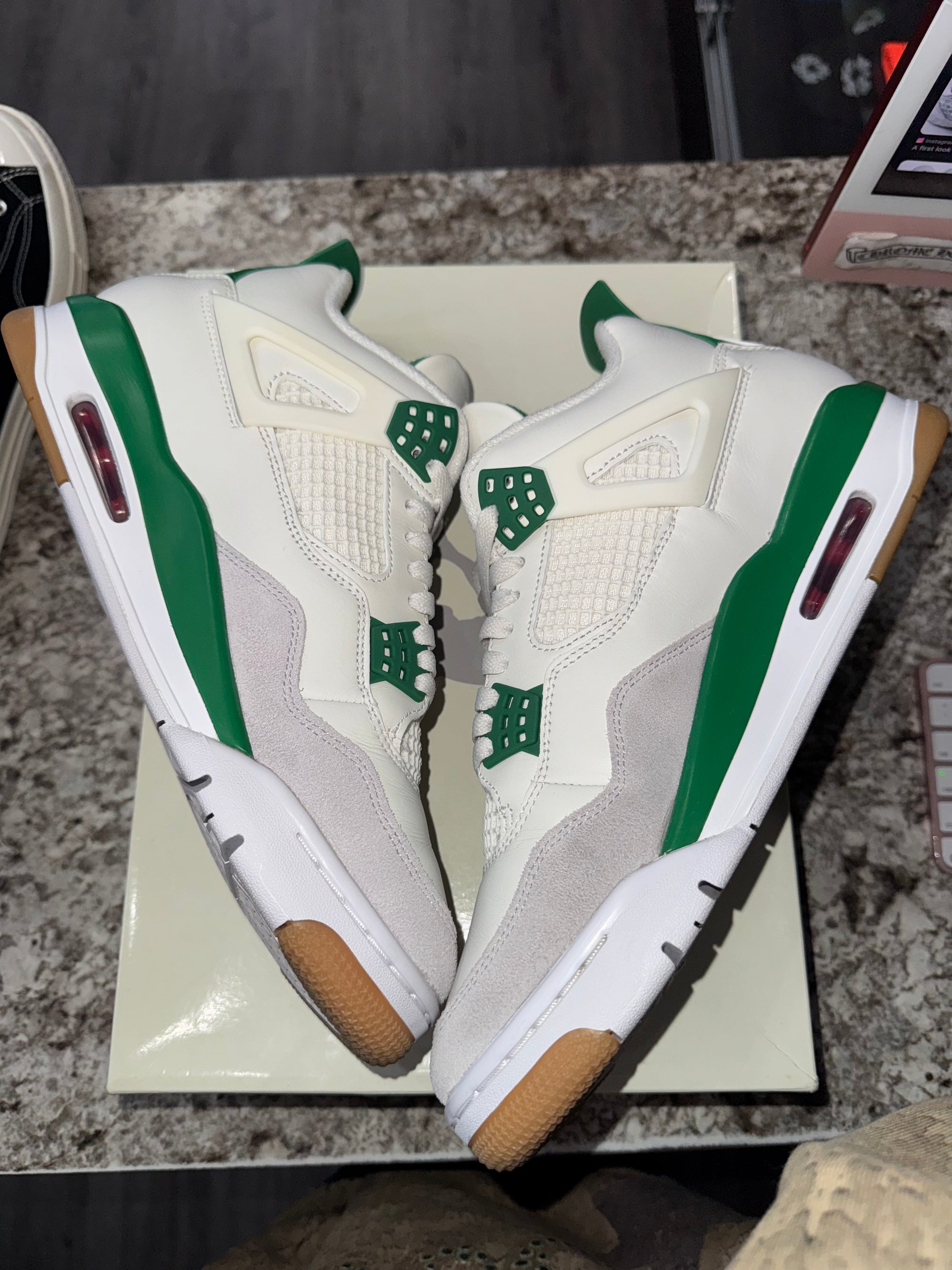 Jordan 4 Retro SB Pine Green