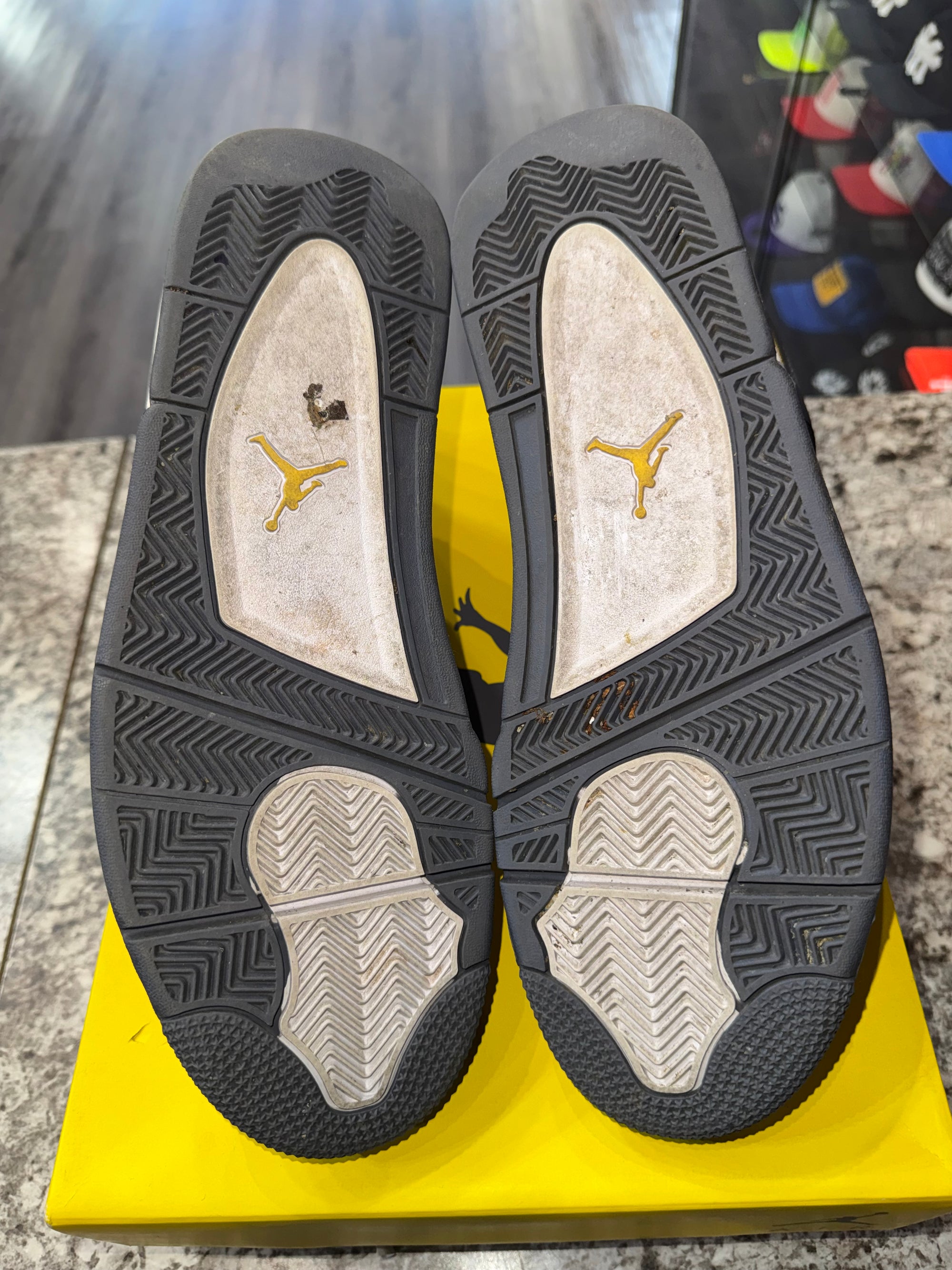 Jordan 4 Retro Lightning (2021)