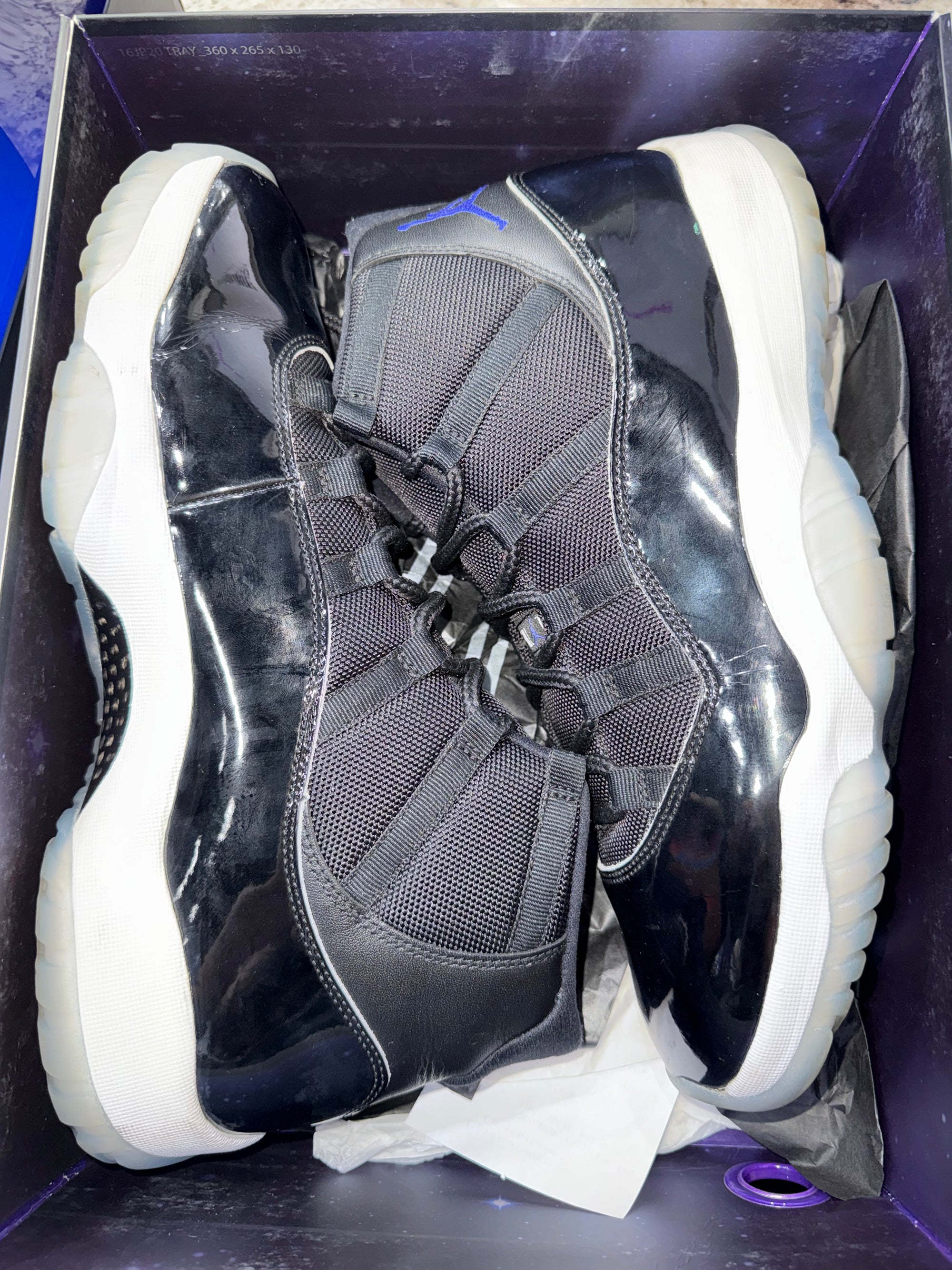 Jordan 11 Retro Space Jam (2016)