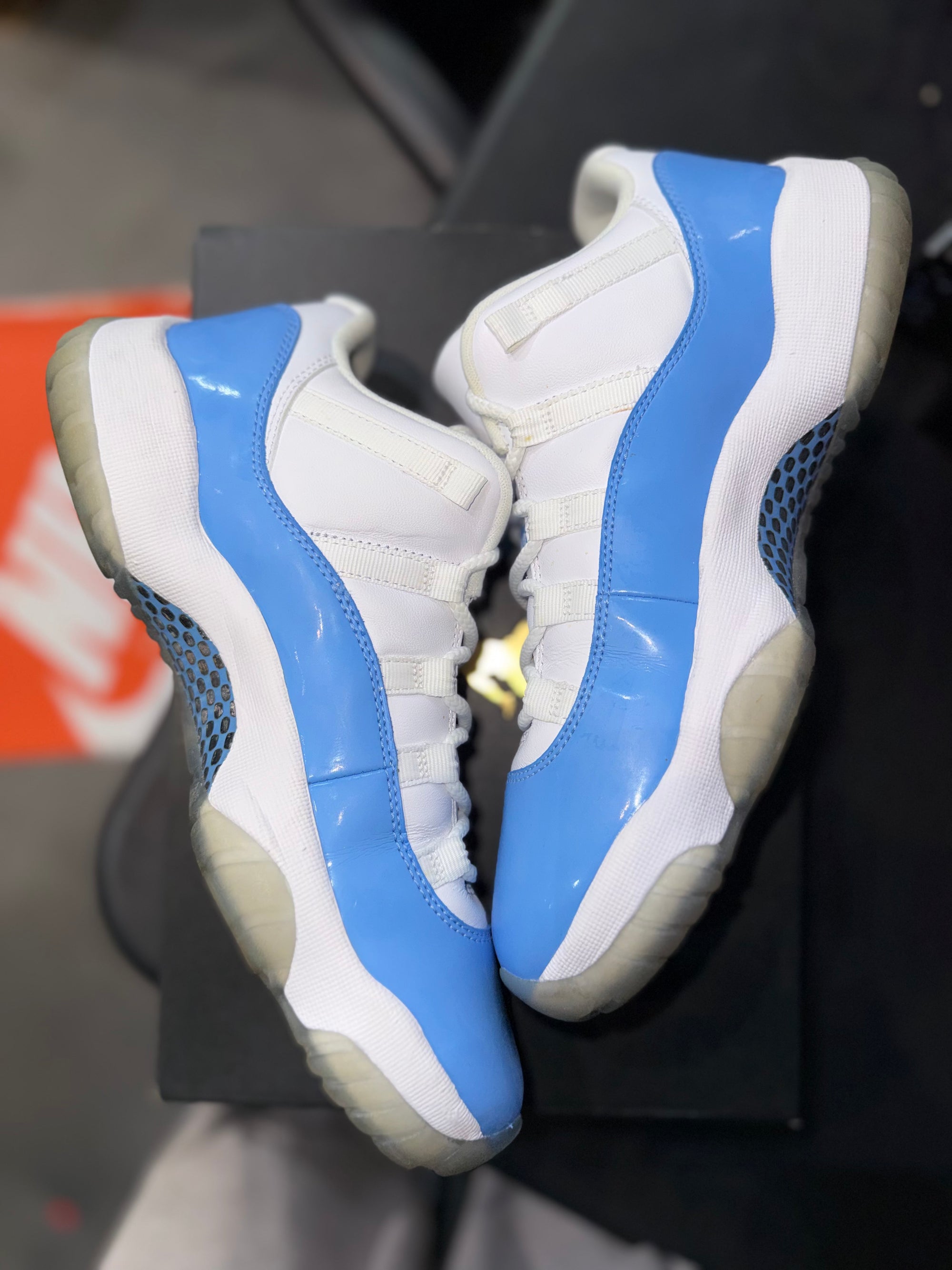 Jordan 11 Retro Low University Blue (2017)