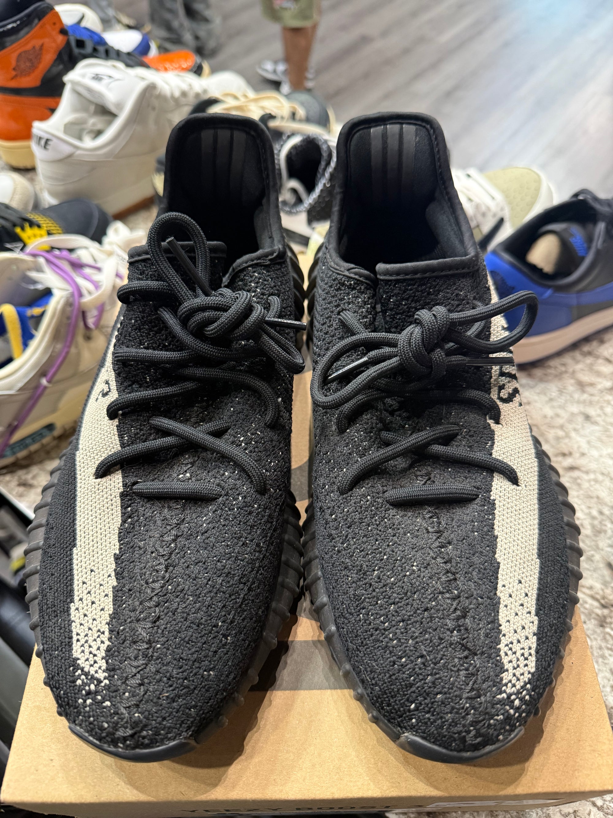 adidas Yeezy Boost 350 V2 Core Black White