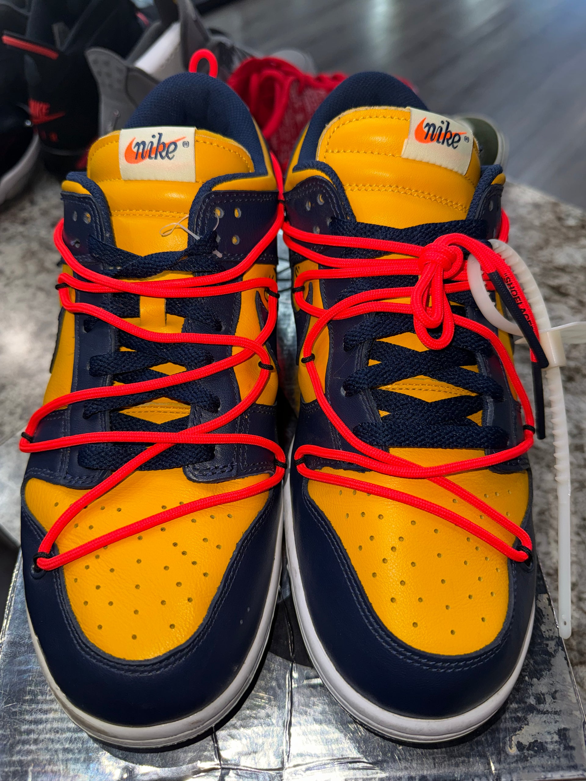 Nike Dunk Low Off-White University Gold