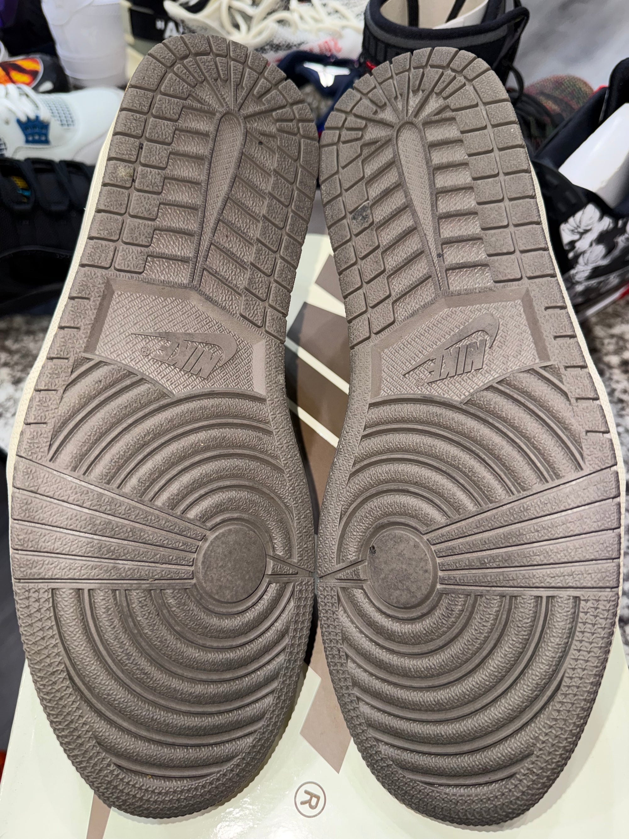 Jordan 1 Retro Low OG SP Travis Scott Reverse Mocha