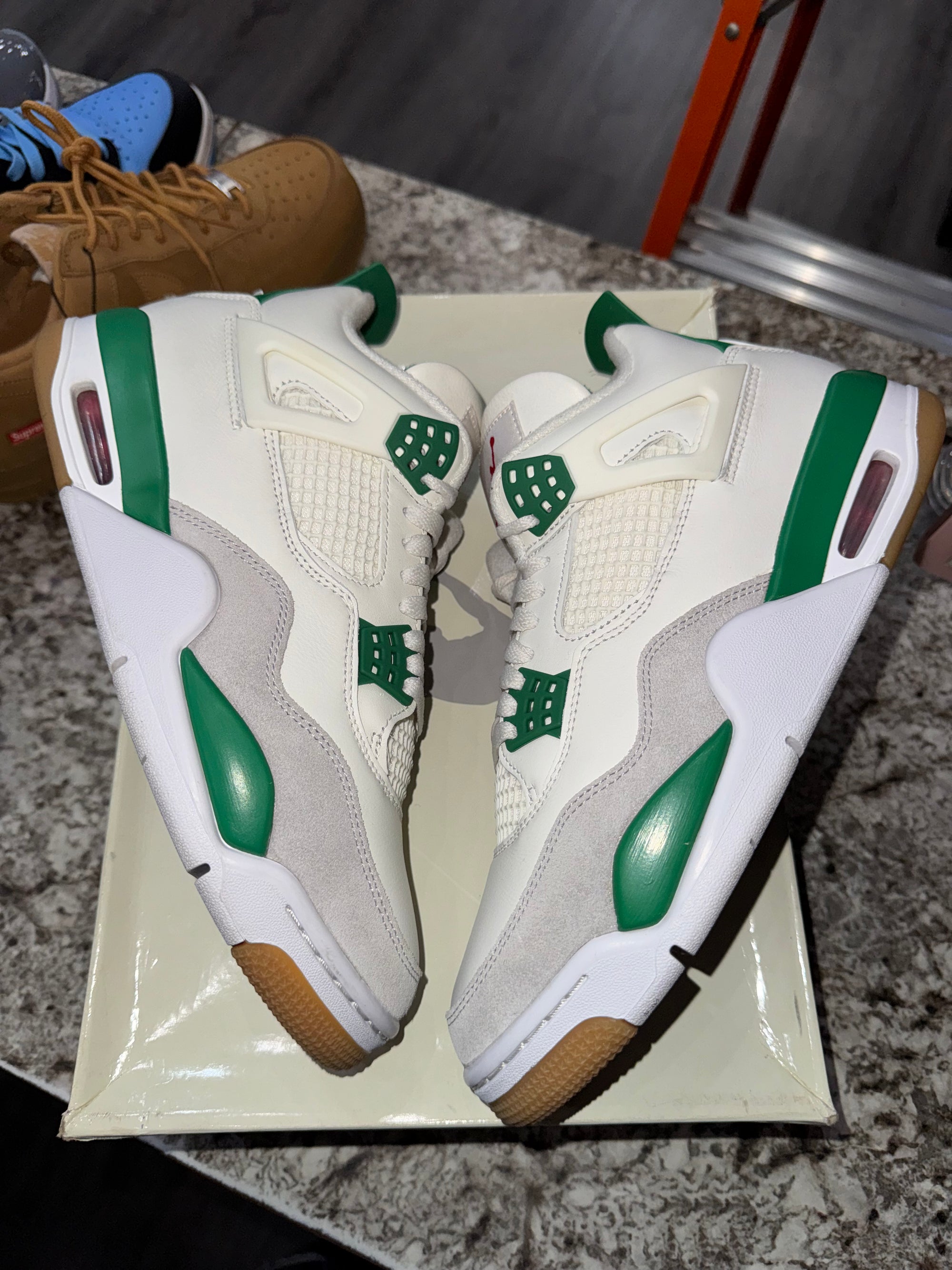 Jordan 4 Retro SB Pine Green